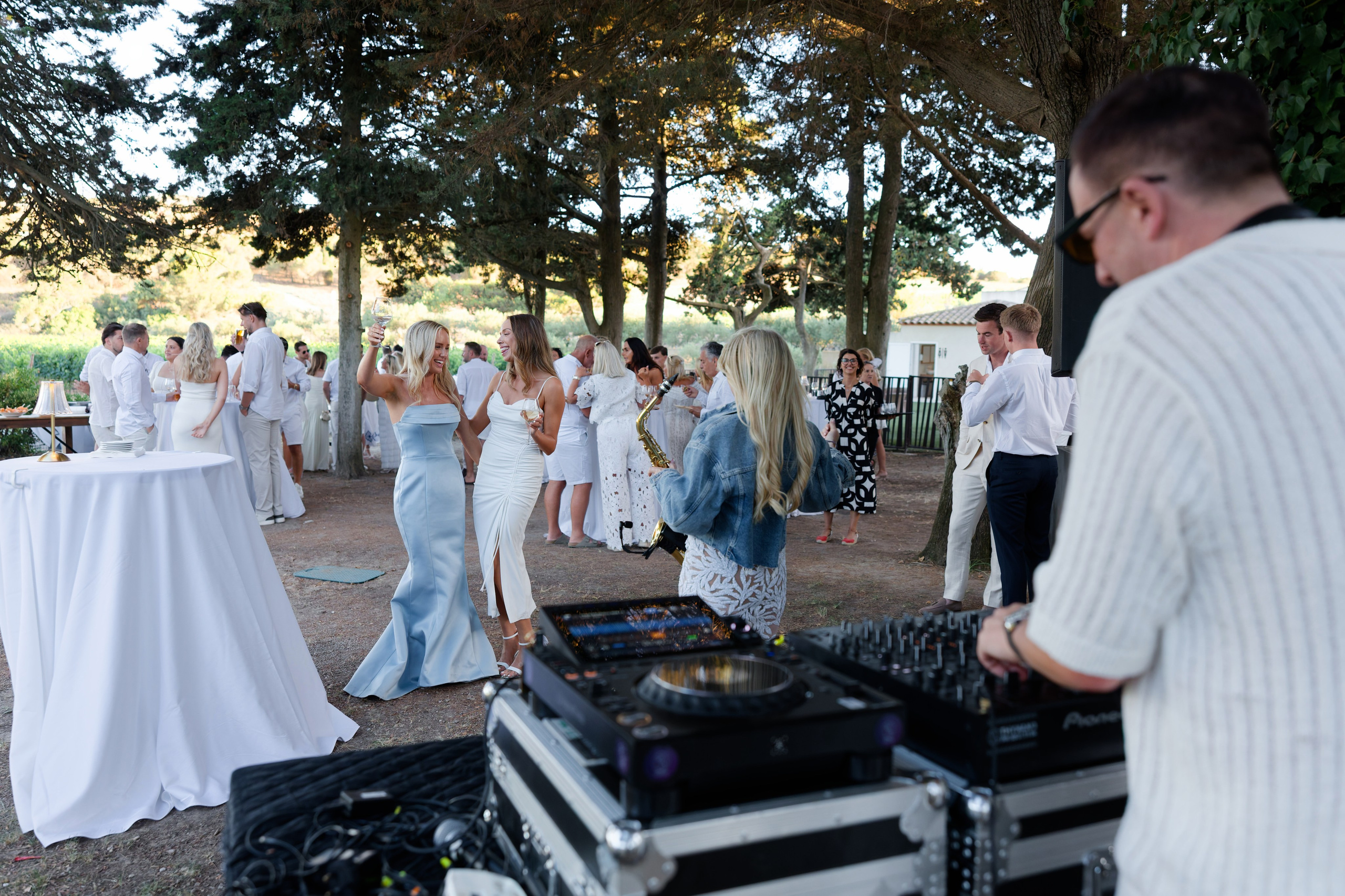 Welcome dinner at Château l’Hospitalet. Destination Wedding Photographer — Nikita Burtsev