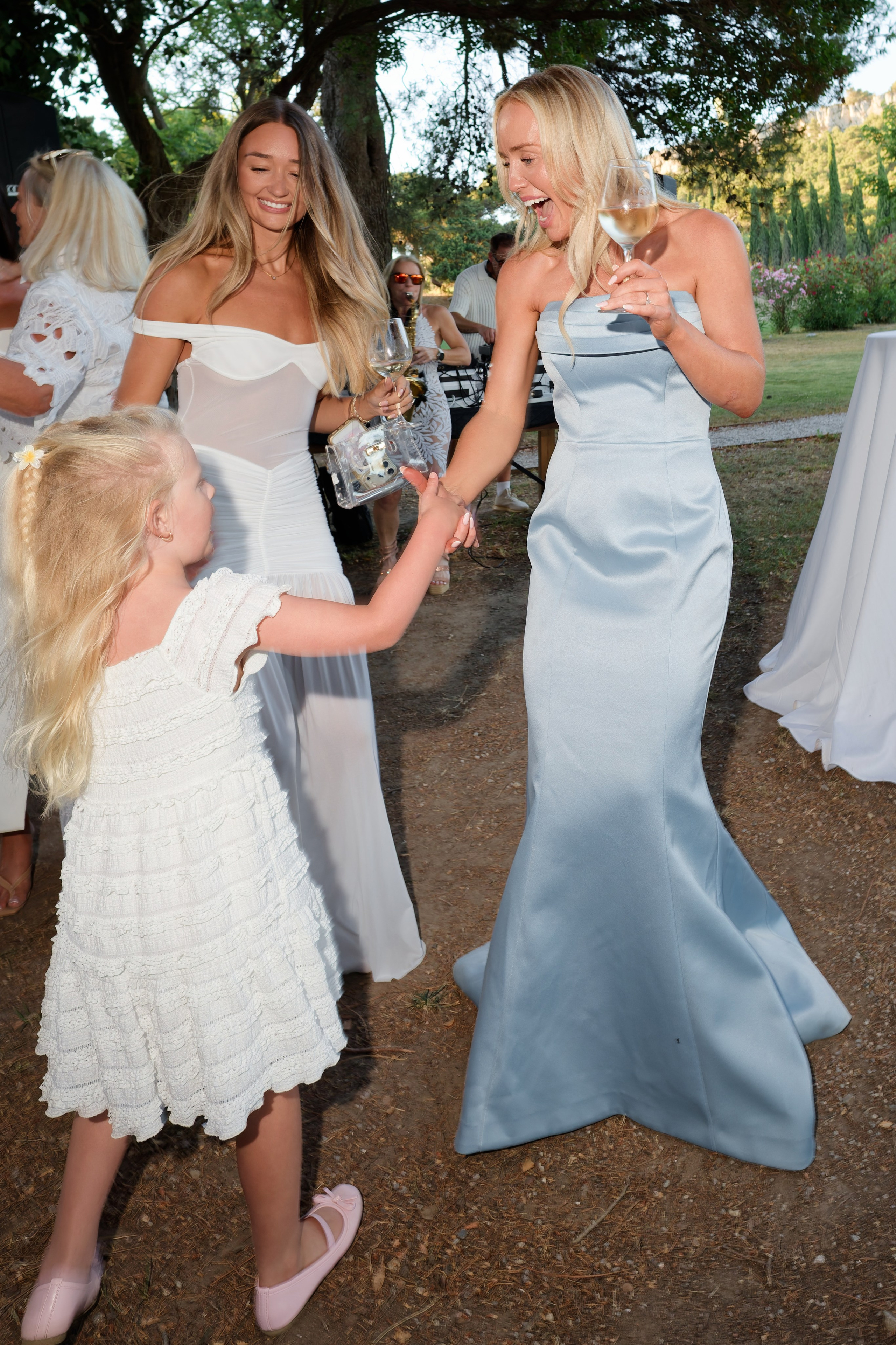 Welcome dinner at Château l’Hospitalet. Destination Wedding Photographer — Nikita Burtsev