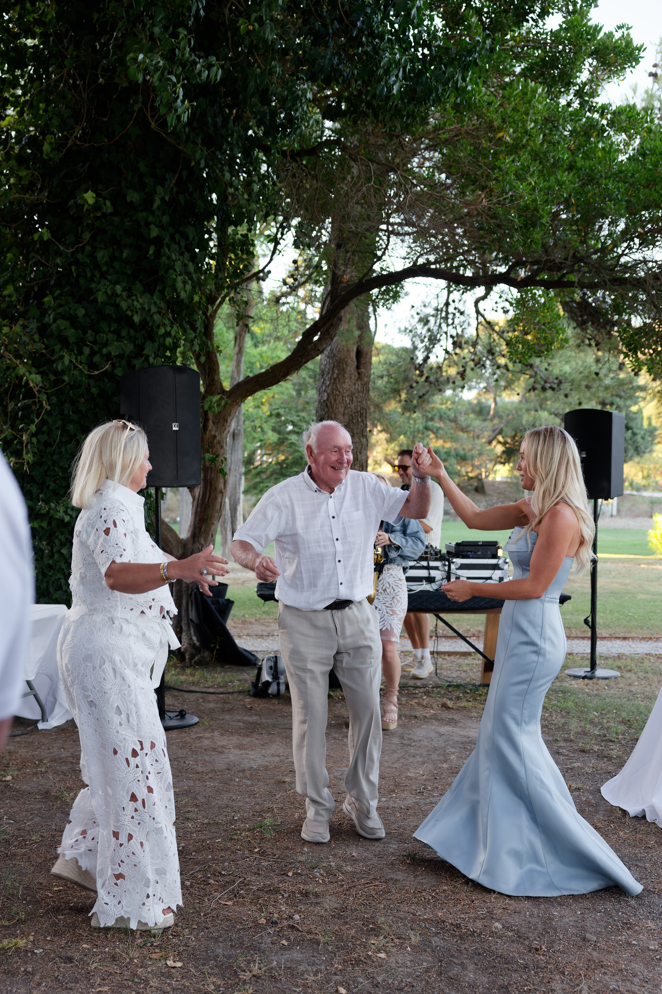 Welcome dinner at Château l’Hospitalet. Destination Wedding Photographer — Nikita Burtsev