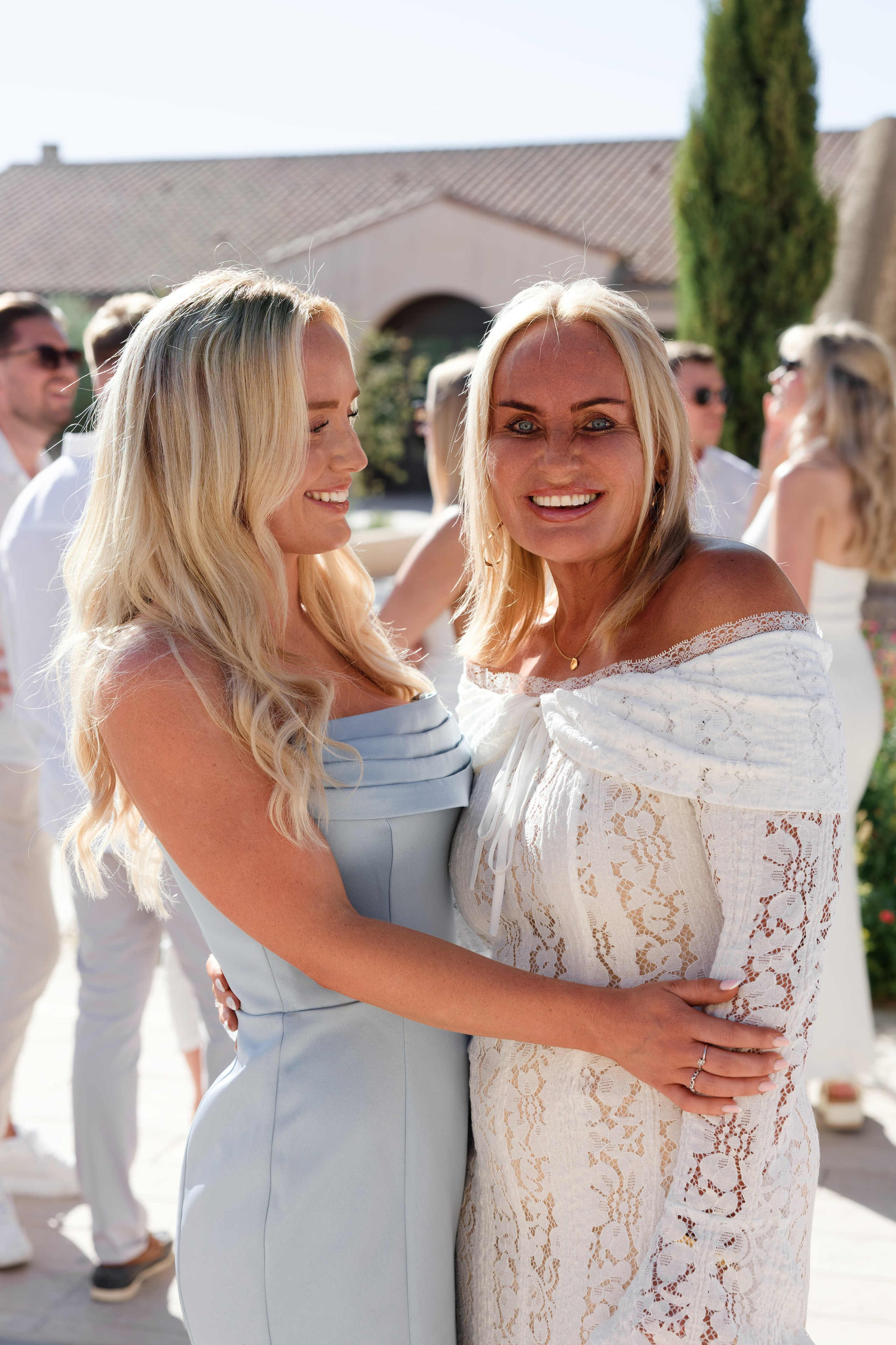 Welcome dinner at Château l’Hospitalet. Destination Wedding Photographer — Nikita Burtsev