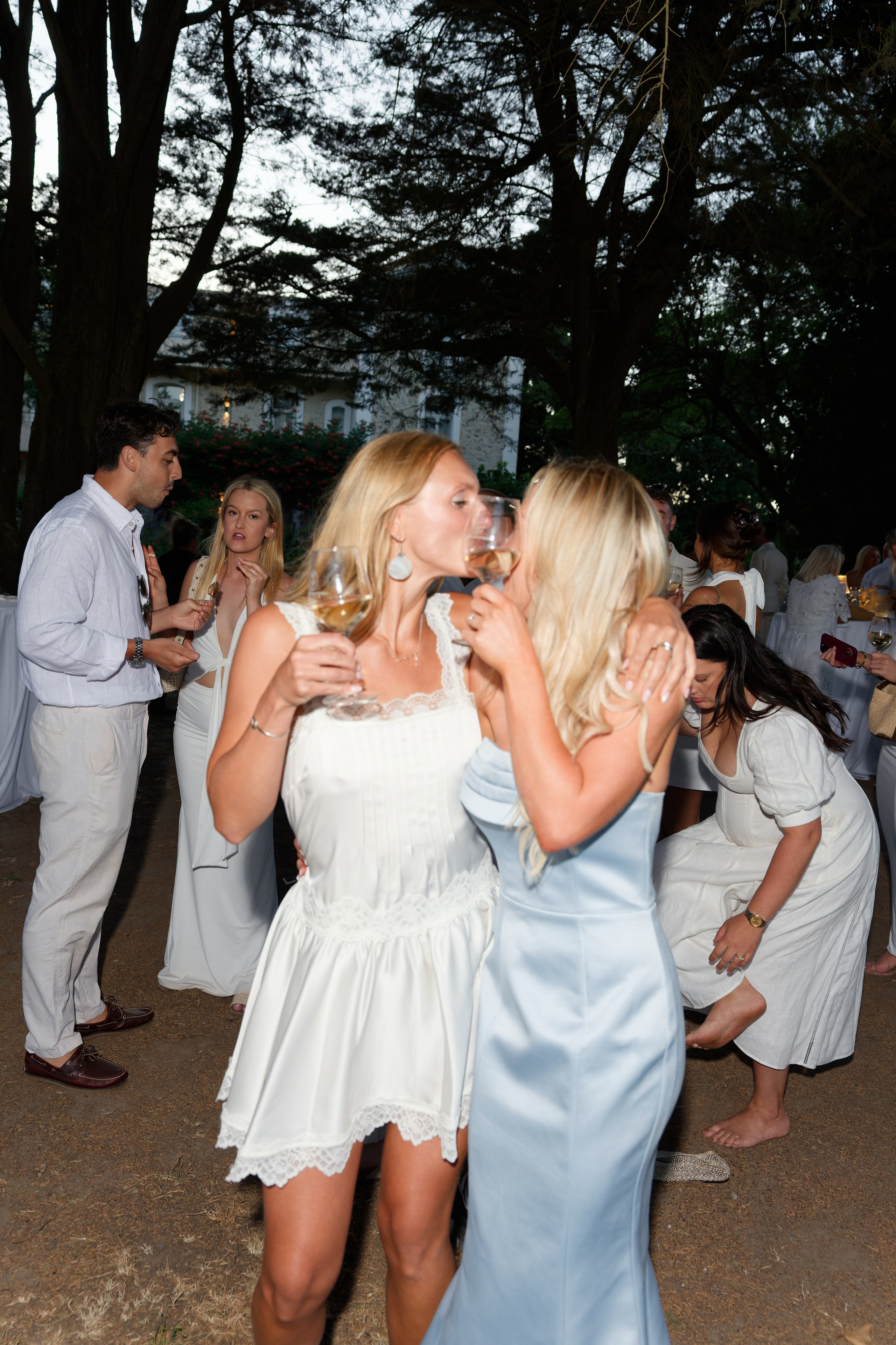 Welcome dinner at Château l’Hospitalet. Destination Wedding Photographer — Nikita Burtsev