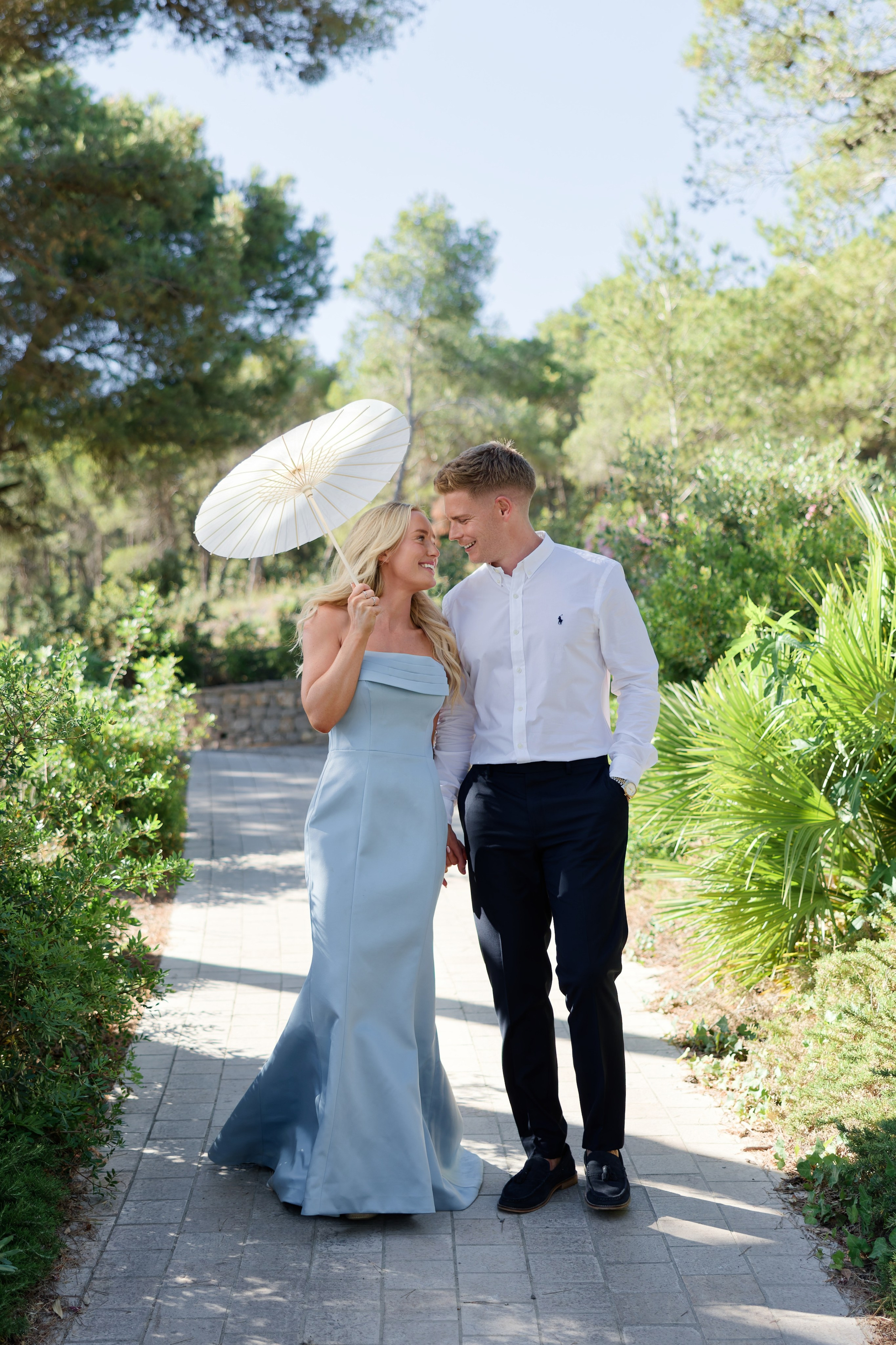 Welcome dinner at Château l’Hospitalet. Destination Wedding Photographer — Nikita Burtsev