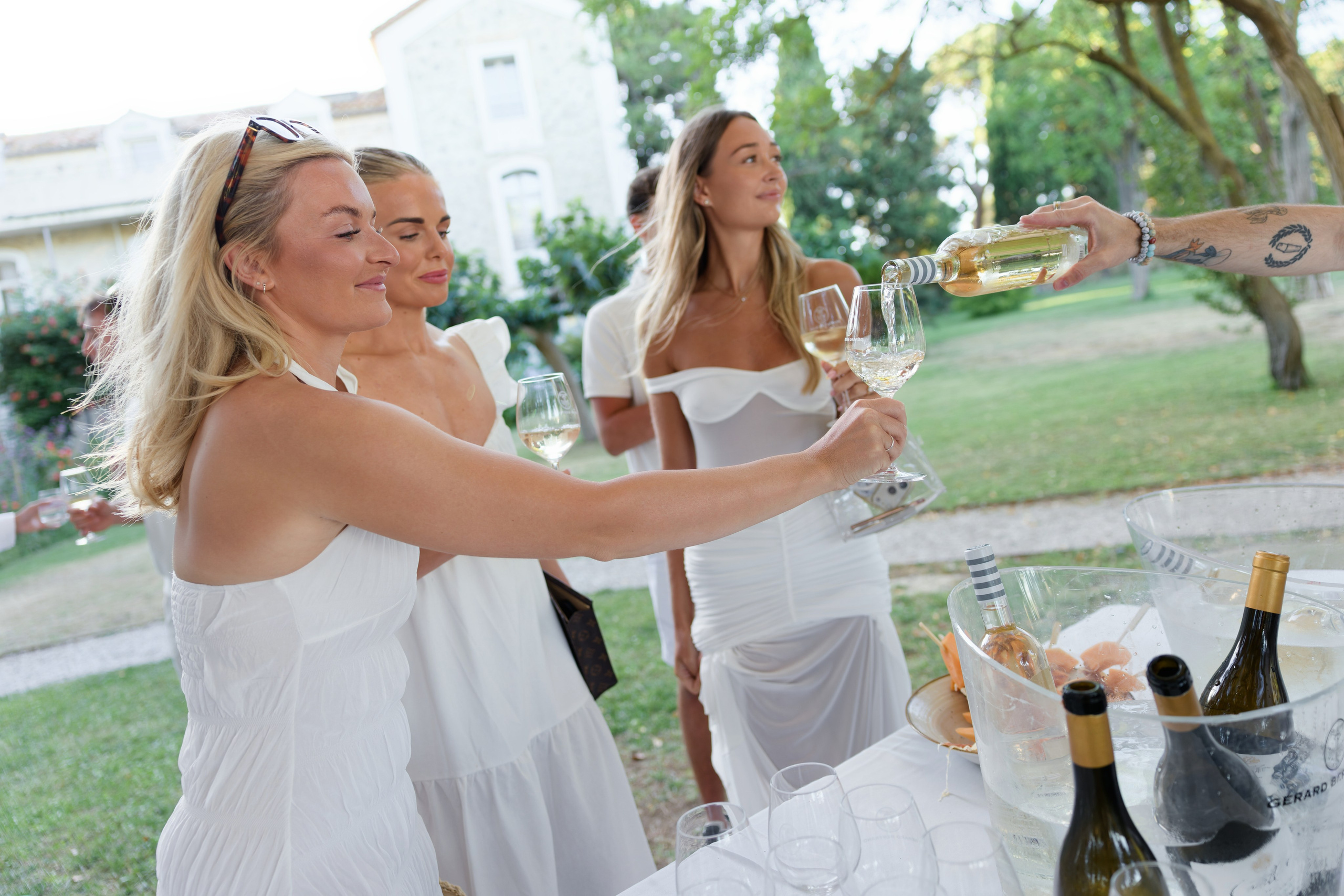 Welcome dinner at Château l’Hospitalet. Destination Wedding Photographer — Nikita Burtsev
