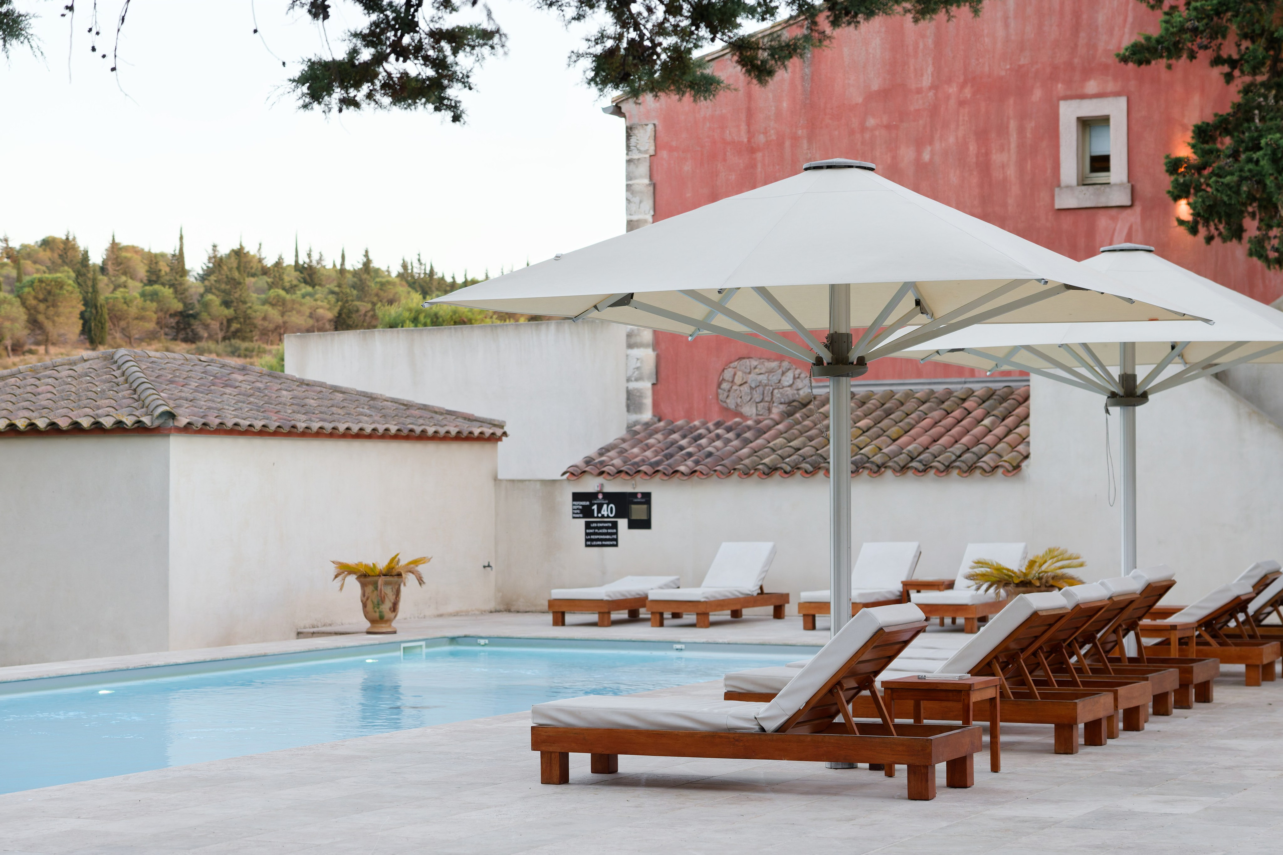 Welcome dinner at Château l’Hospitalet. Destination Wedding Photographer — Nikita Burtsev