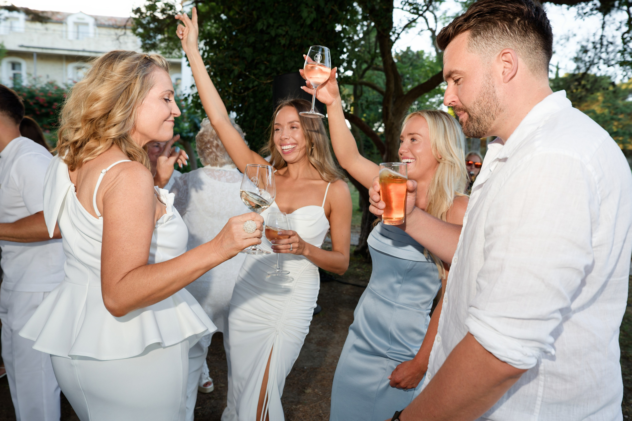 Welcome dinner at Château l’Hospitalet. Destination Wedding Photographer — Nikita Burtsev