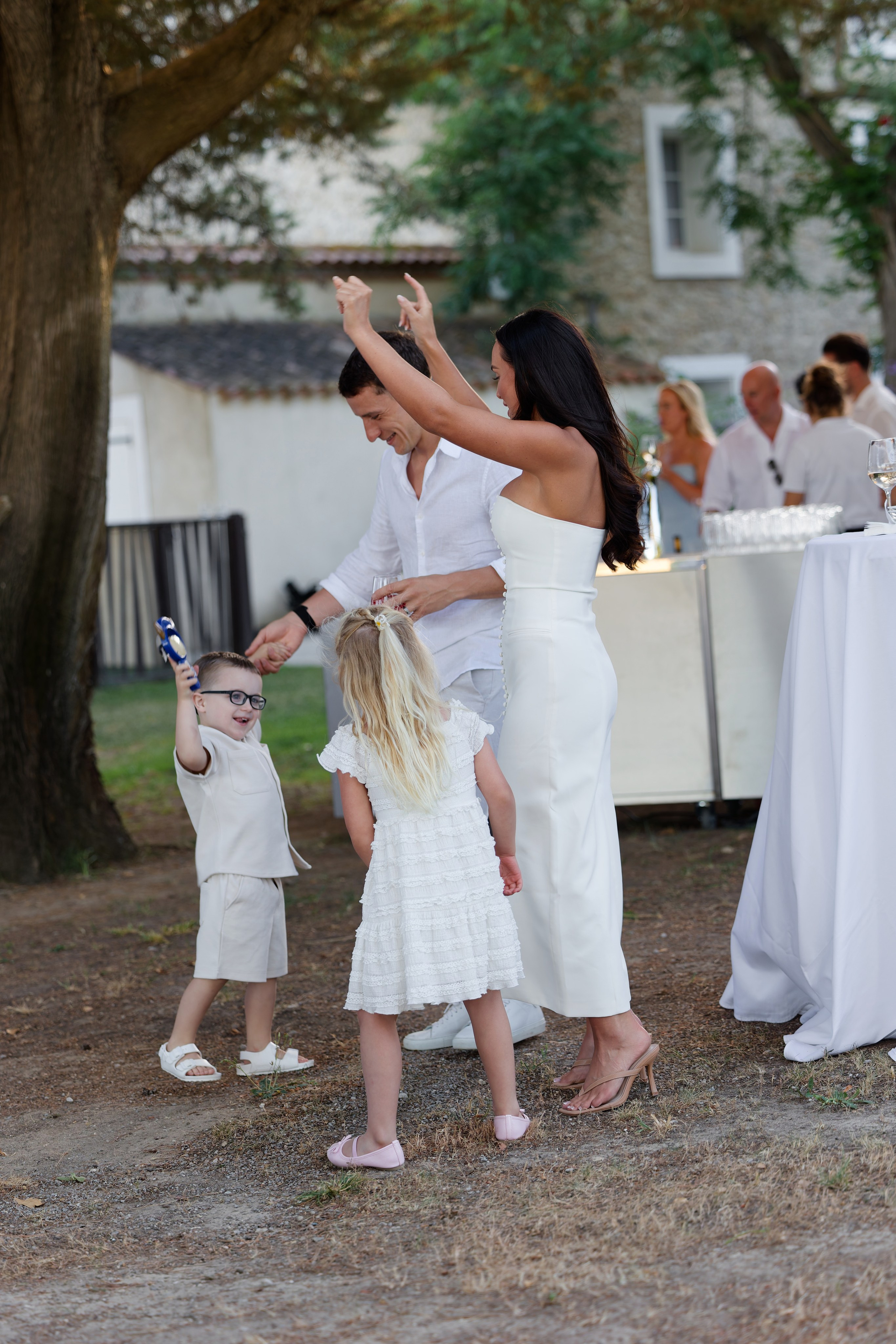 Welcome dinner at Château l’Hospitalet. Destination Wedding Photographer — Nikita Burtsev
