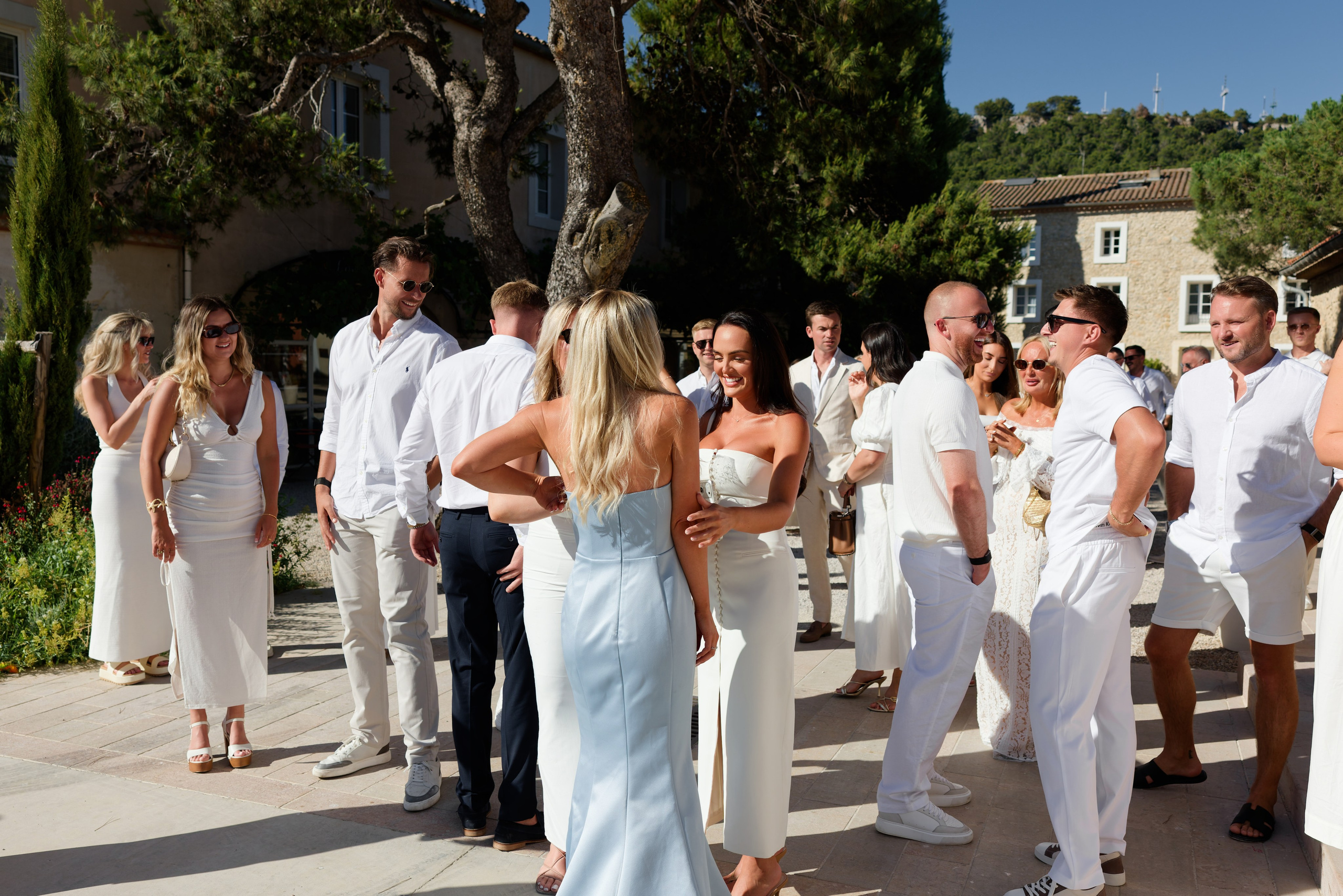 Welcome dinner at Château l’Hospitalet. Destination Wedding Photographer — Nikita Burtsev