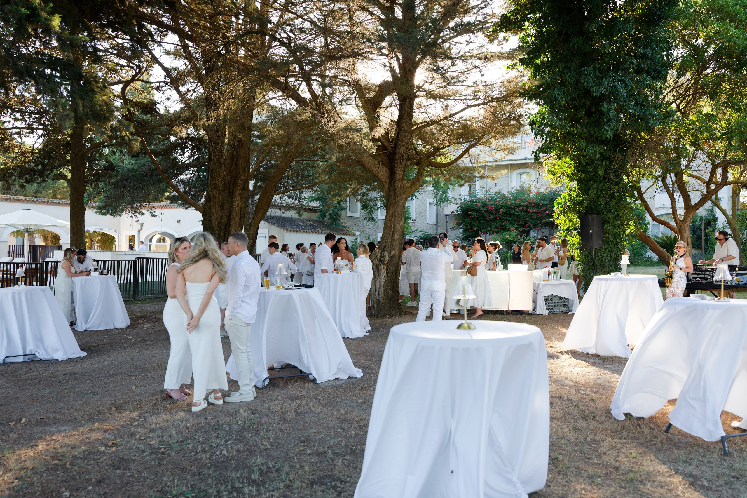 Welcome dinner at Château l’Hospitalet. Destination Wedding Photographer — Nikita Burtsev