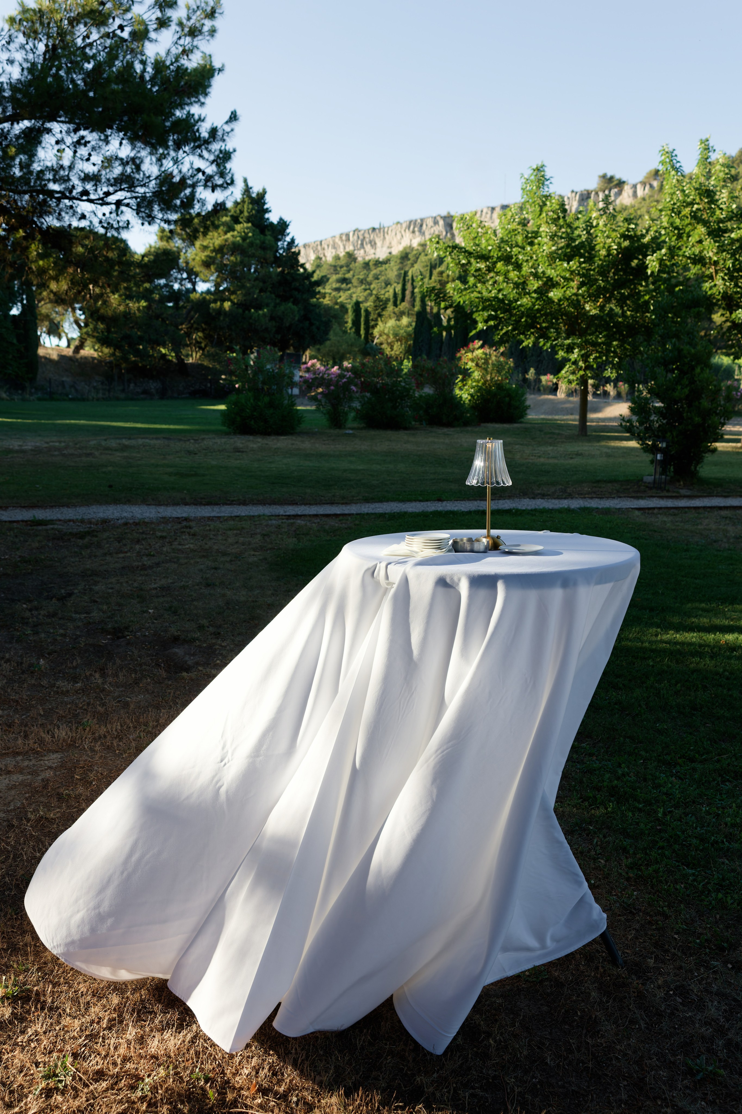Welcome dinner at Château l’Hospitalet. Destination Wedding Photographer — Nikita Burtsev
