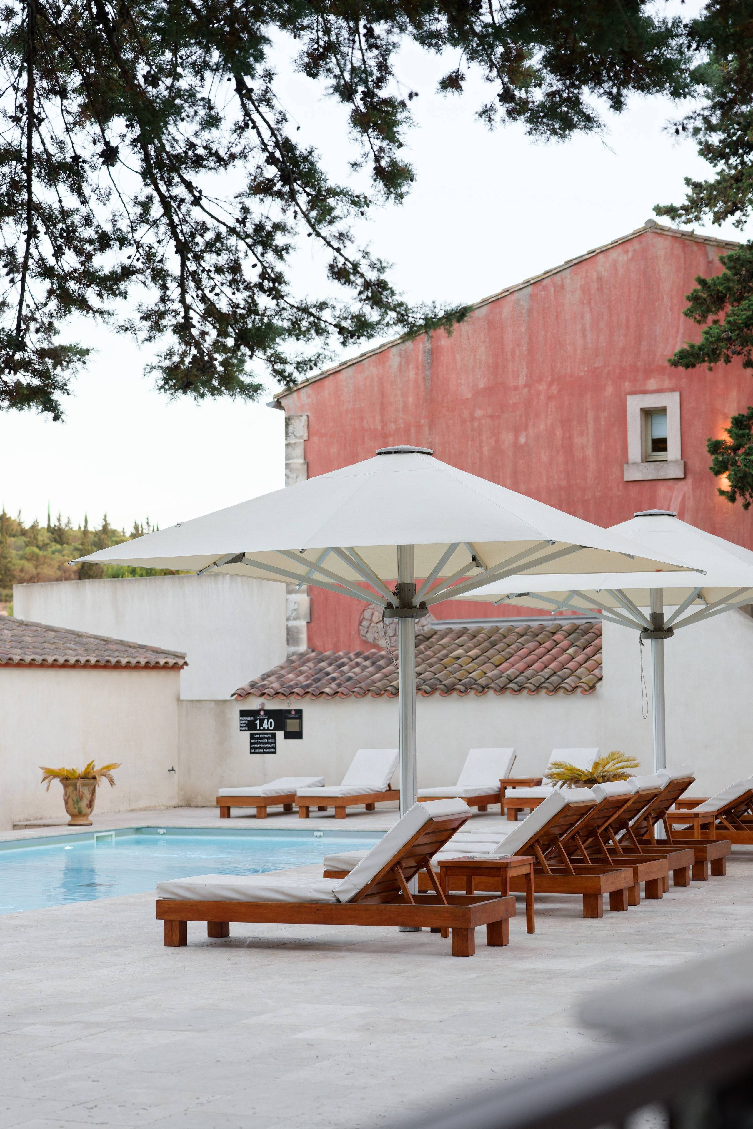 Welcome dinner at Château l’Hospitalet. Destination Wedding Photographer — Nikita Burtsev