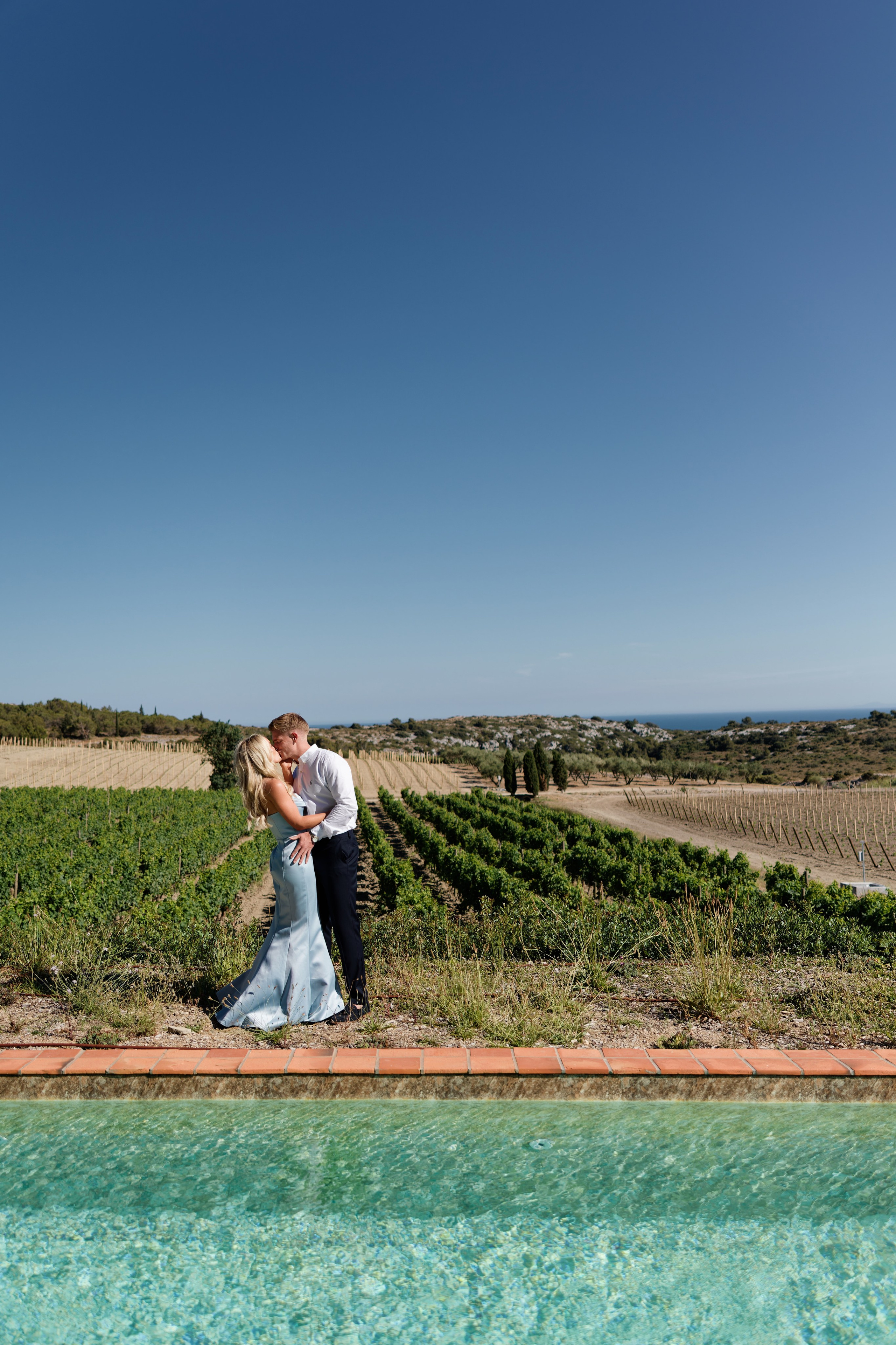 Welcome dinner at Château l’Hospitalet. Destination Wedding Photographer — Nikita Burtsev
