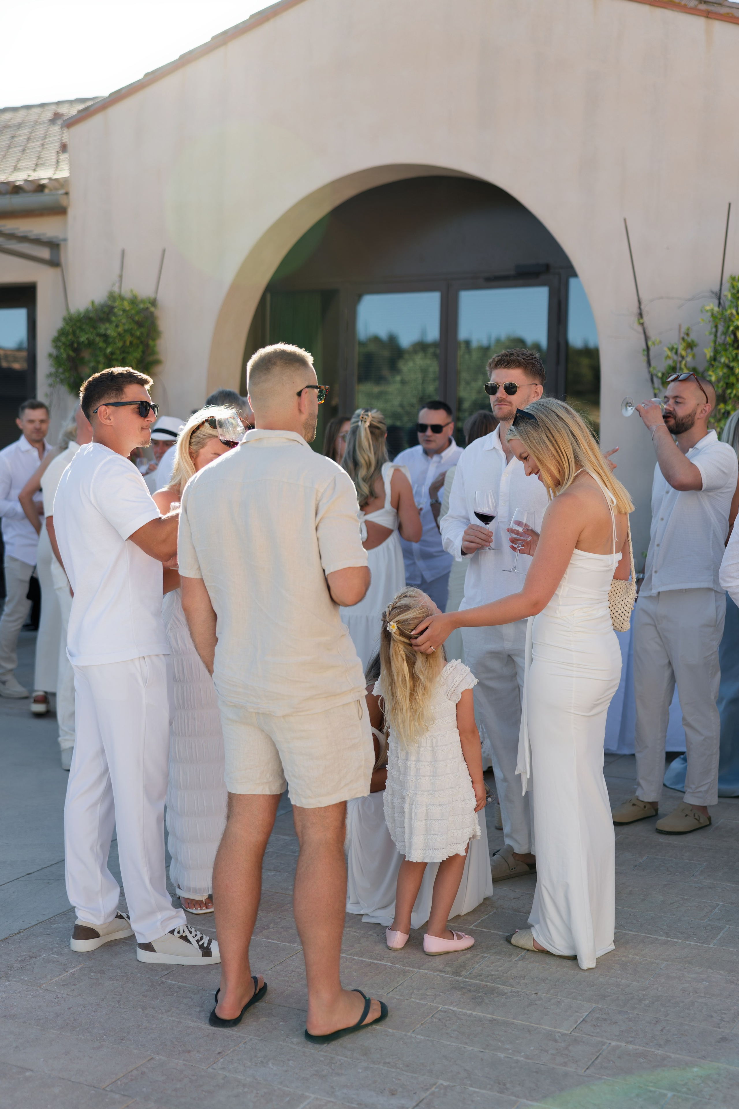 Welcome dinner at Château l’Hospitalet. Destination Wedding Photographer — Nikita Burtsev