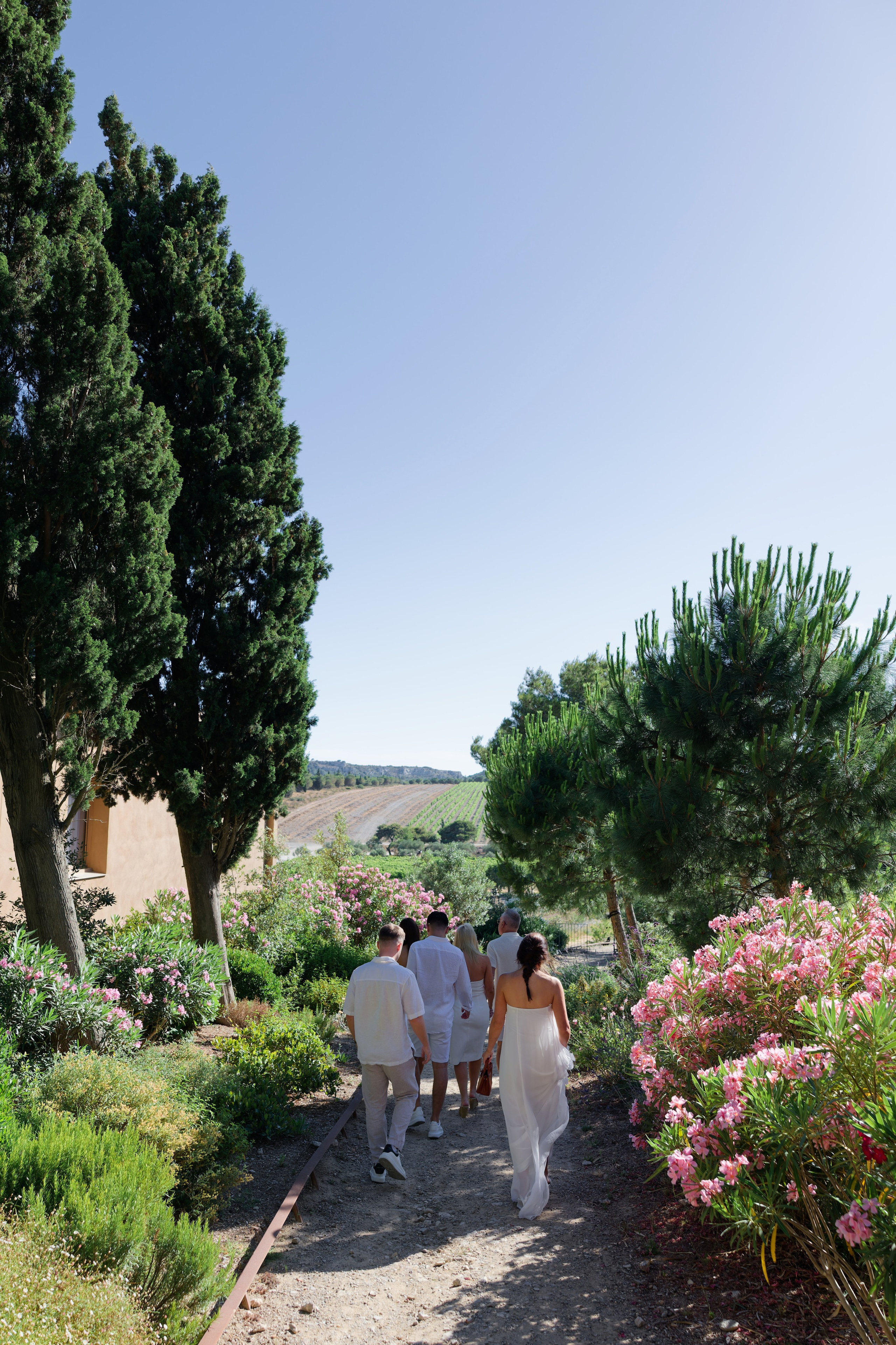 Welcome dinner at Château l’Hospitalet. Destination Wedding Photographer — Nikita Burtsev