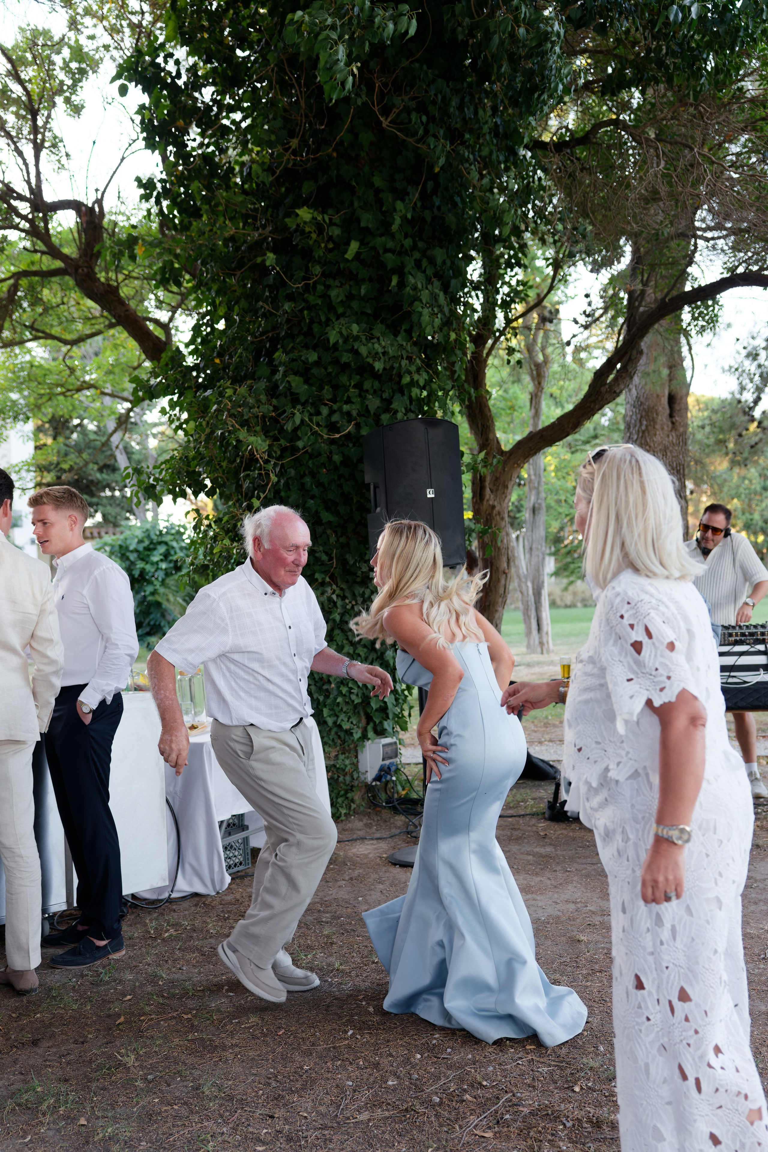 Welcome dinner at Château l’Hospitalet. Destination Wedding Photographer — Nikita Burtsev