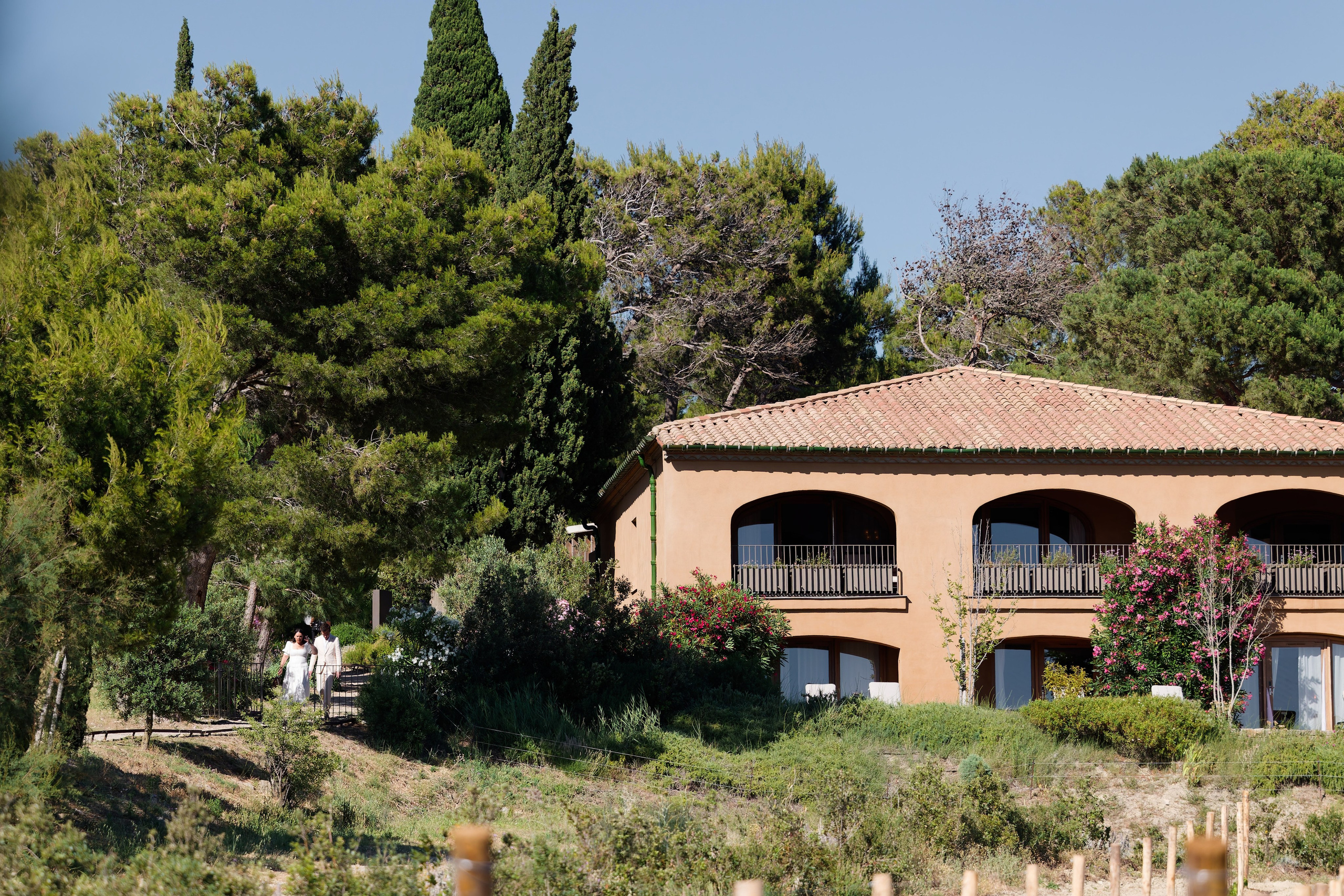 Welcome dinner at Château l’Hospitalet. Destination Wedding Photographer — Nikita Burtsev