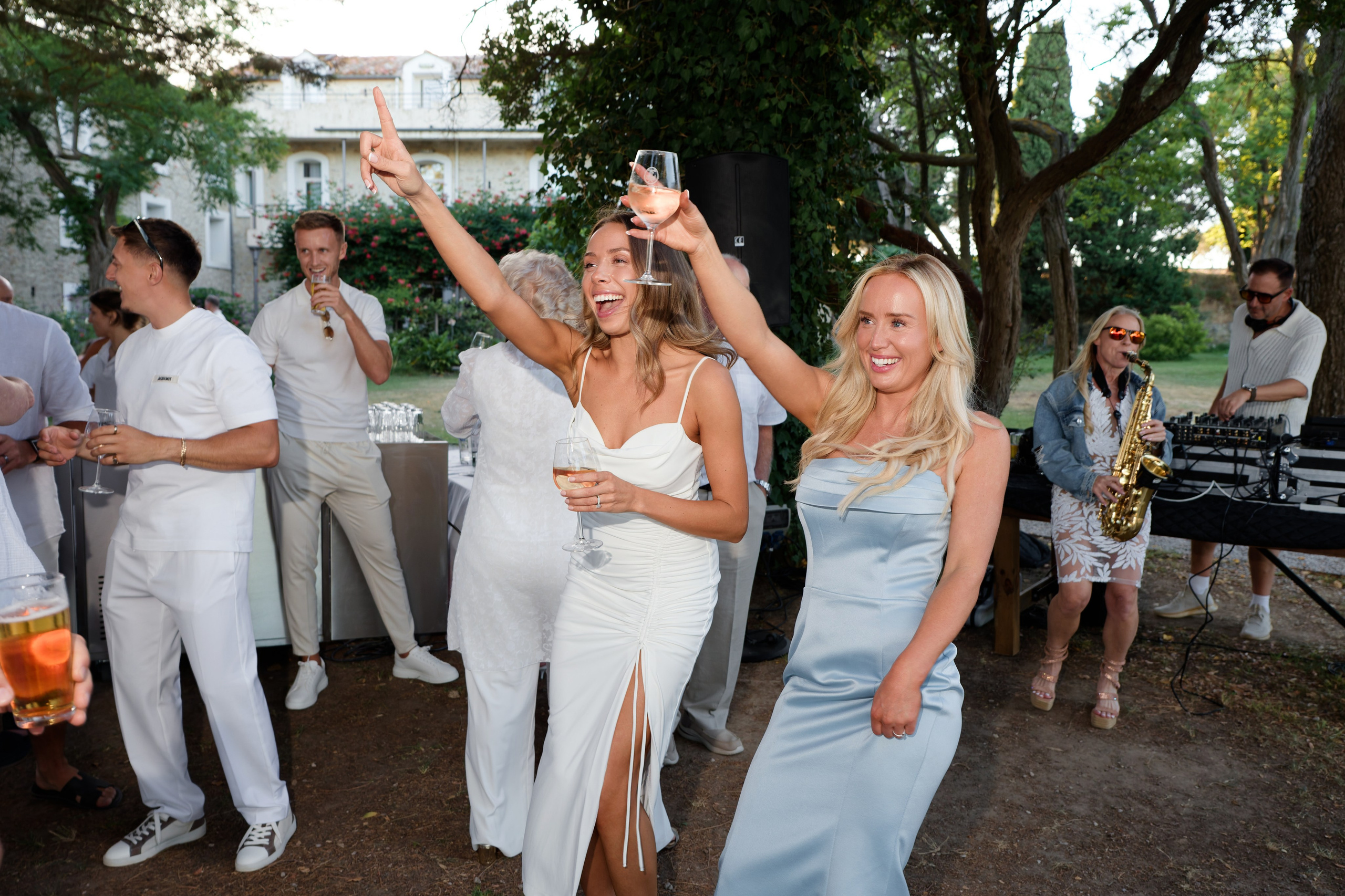 Welcome dinner at Château l’Hospitalet. Destination Wedding Photographer — Nikita Burtsev