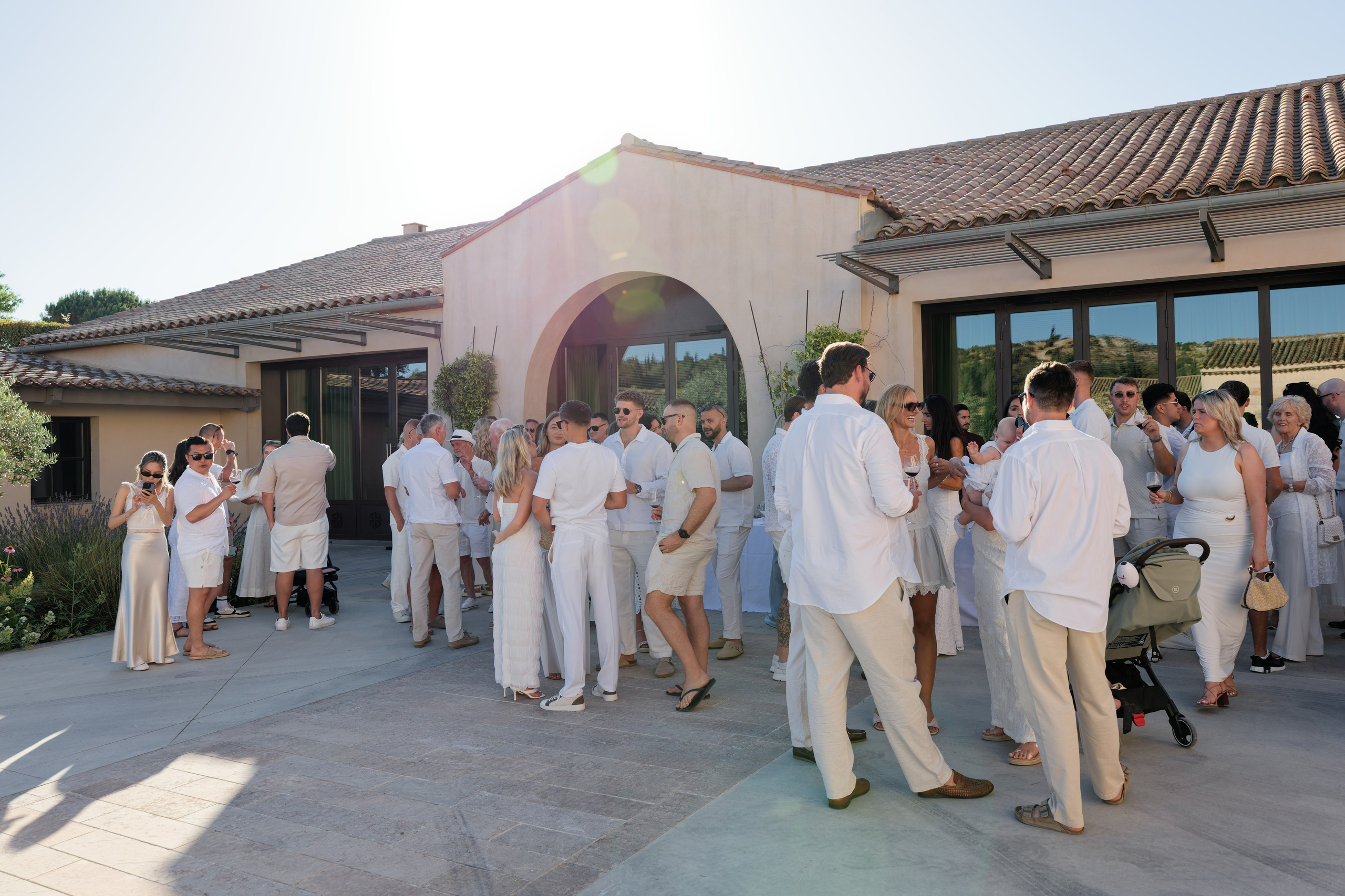 Welcome dinner at Château l’Hospitalet. Destination Wedding Photographer — Nikita Burtsev