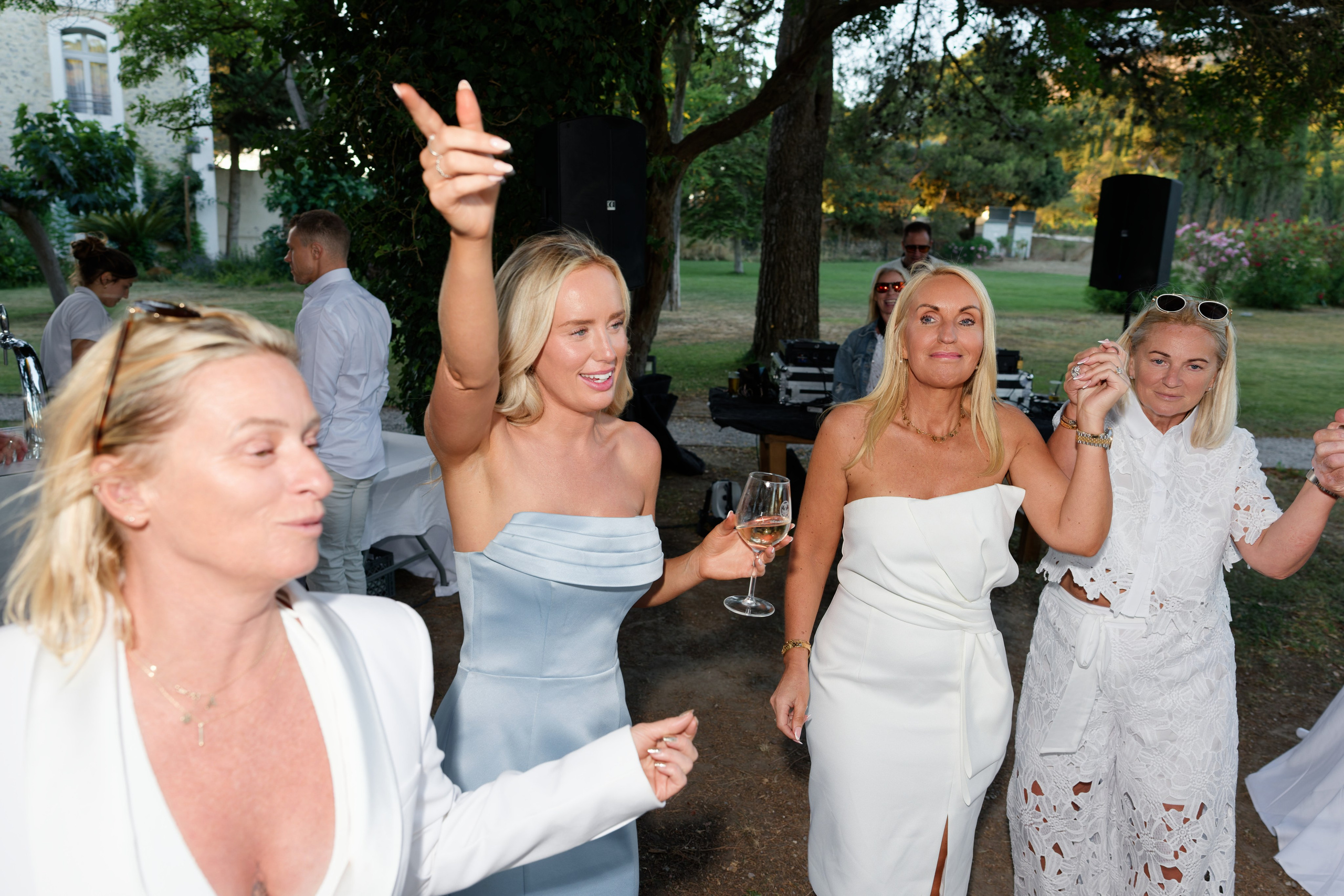 Welcome dinner at Château l’Hospitalet. Destination Wedding Photographer — Nikita Burtsev