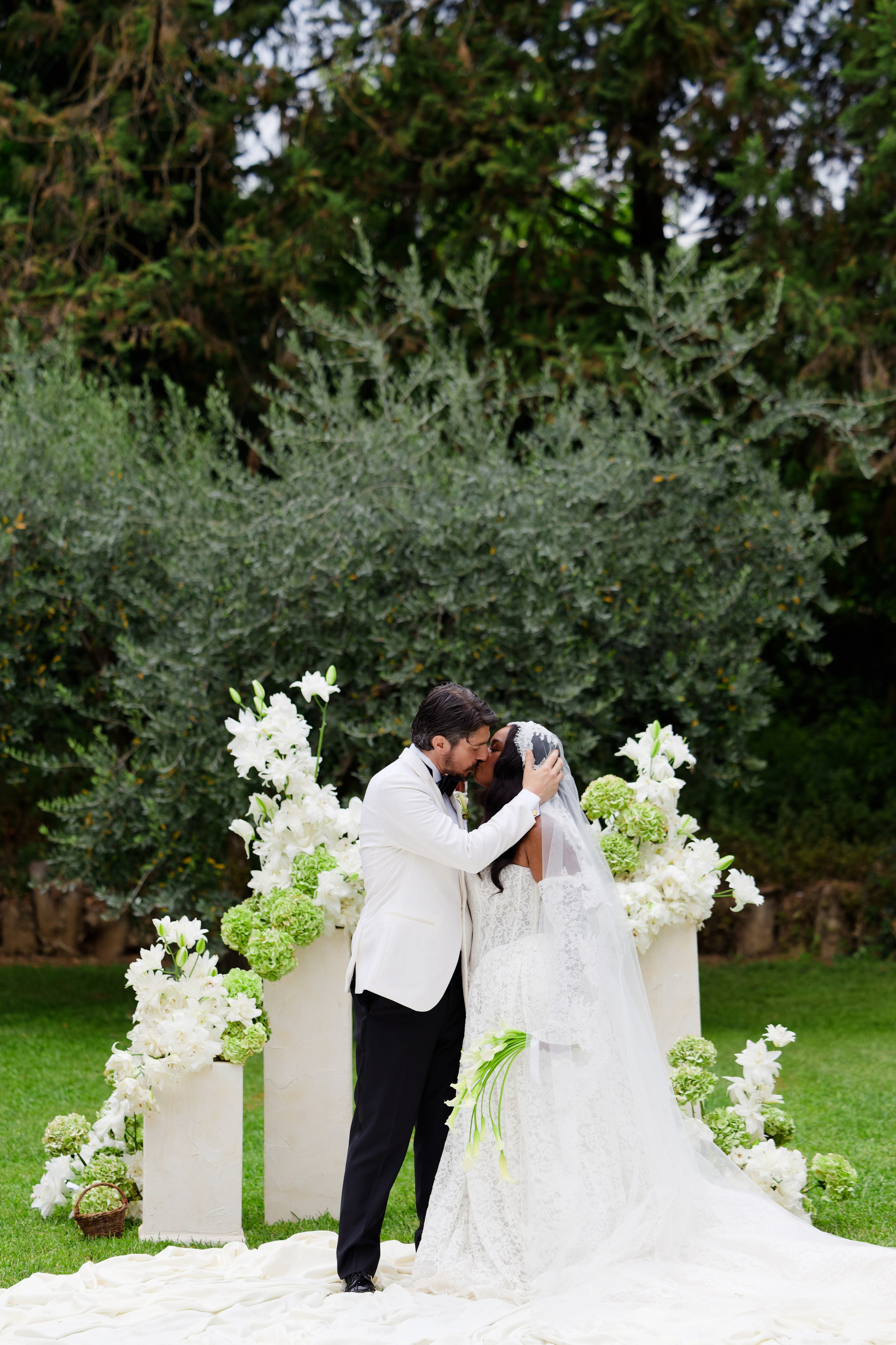 Wedding at Villa Merlo Nero, Florence, Italy. Destination Wedding Photographer — Nikita Burtsev