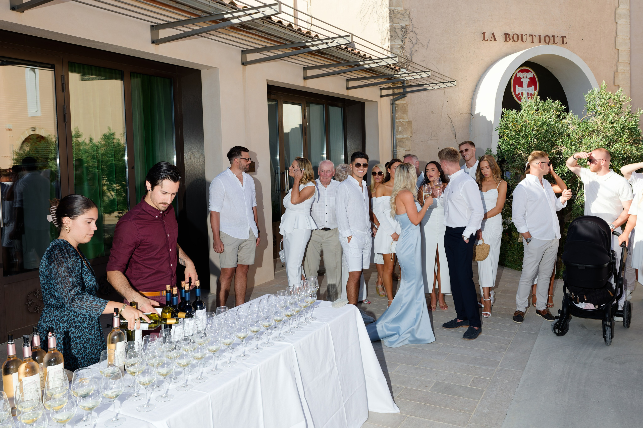 Welcome dinner at Château l’Hospitalet. Destination Wedding Photographer — Nikita Burtsev