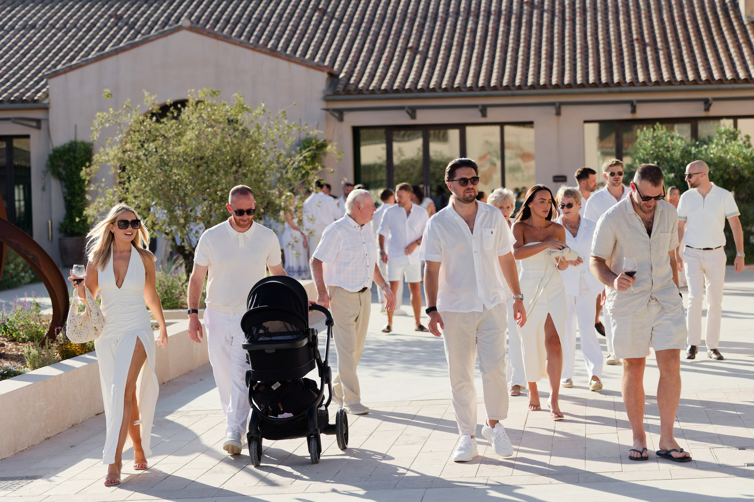 Welcome dinner at Château l’Hospitalet. Destination Wedding Photographer — Nikita Burtsev