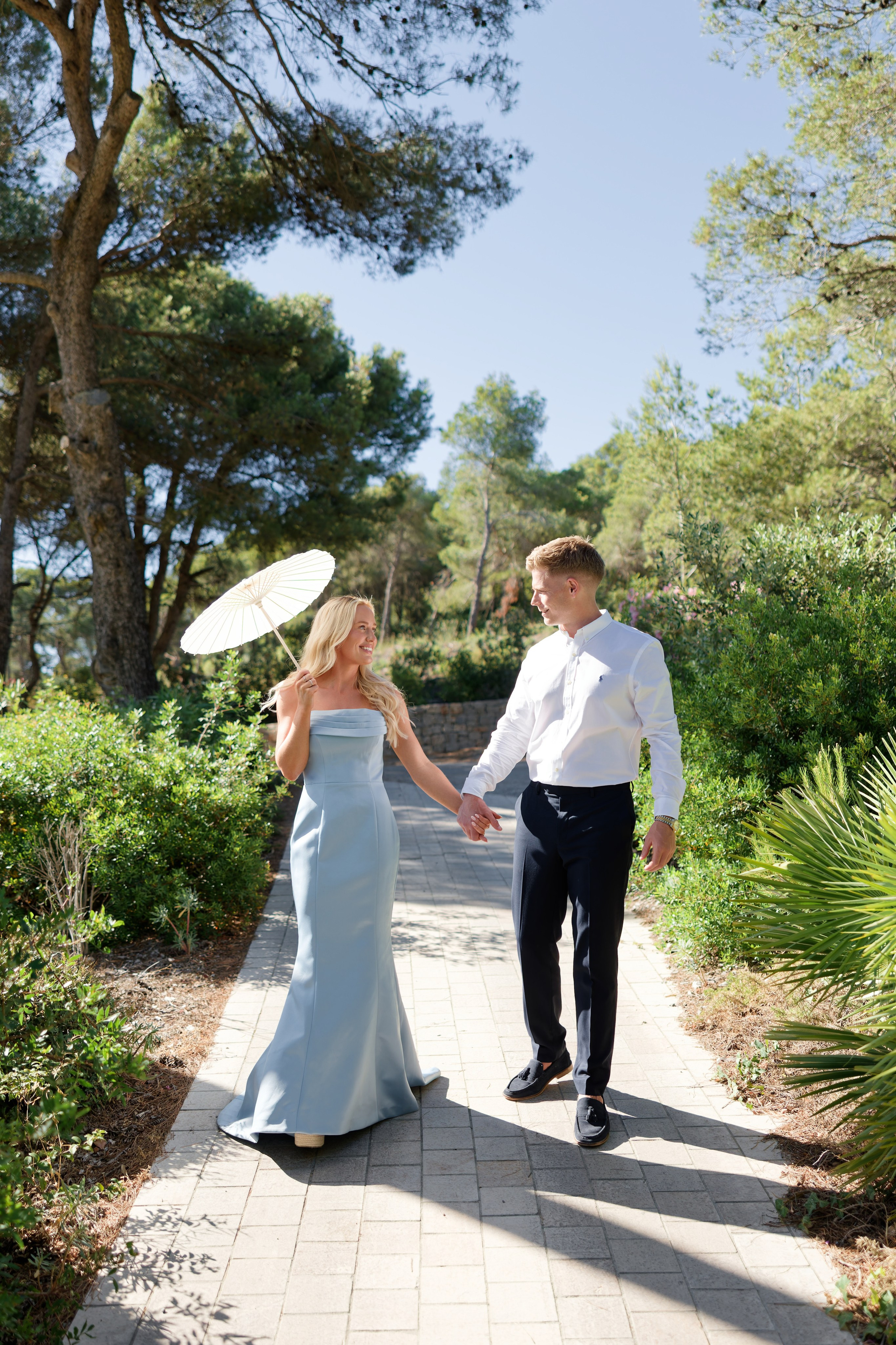 Welcome dinner at Château l’Hospitalet. Destination Wedding Photographer — Nikita Burtsev
