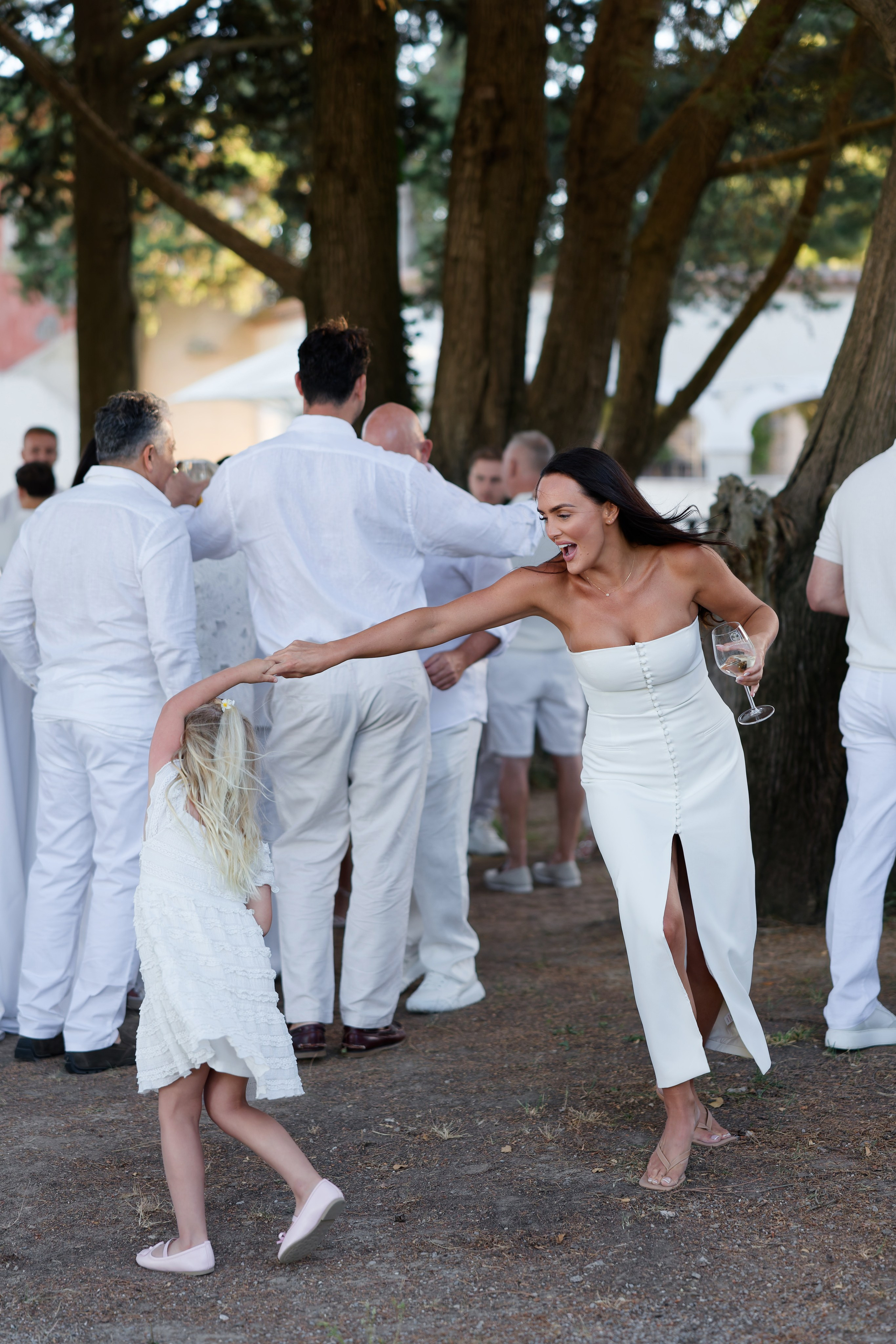 Welcome dinner at Château l’Hospitalet. Destination Wedding Photographer — Nikita Burtsev