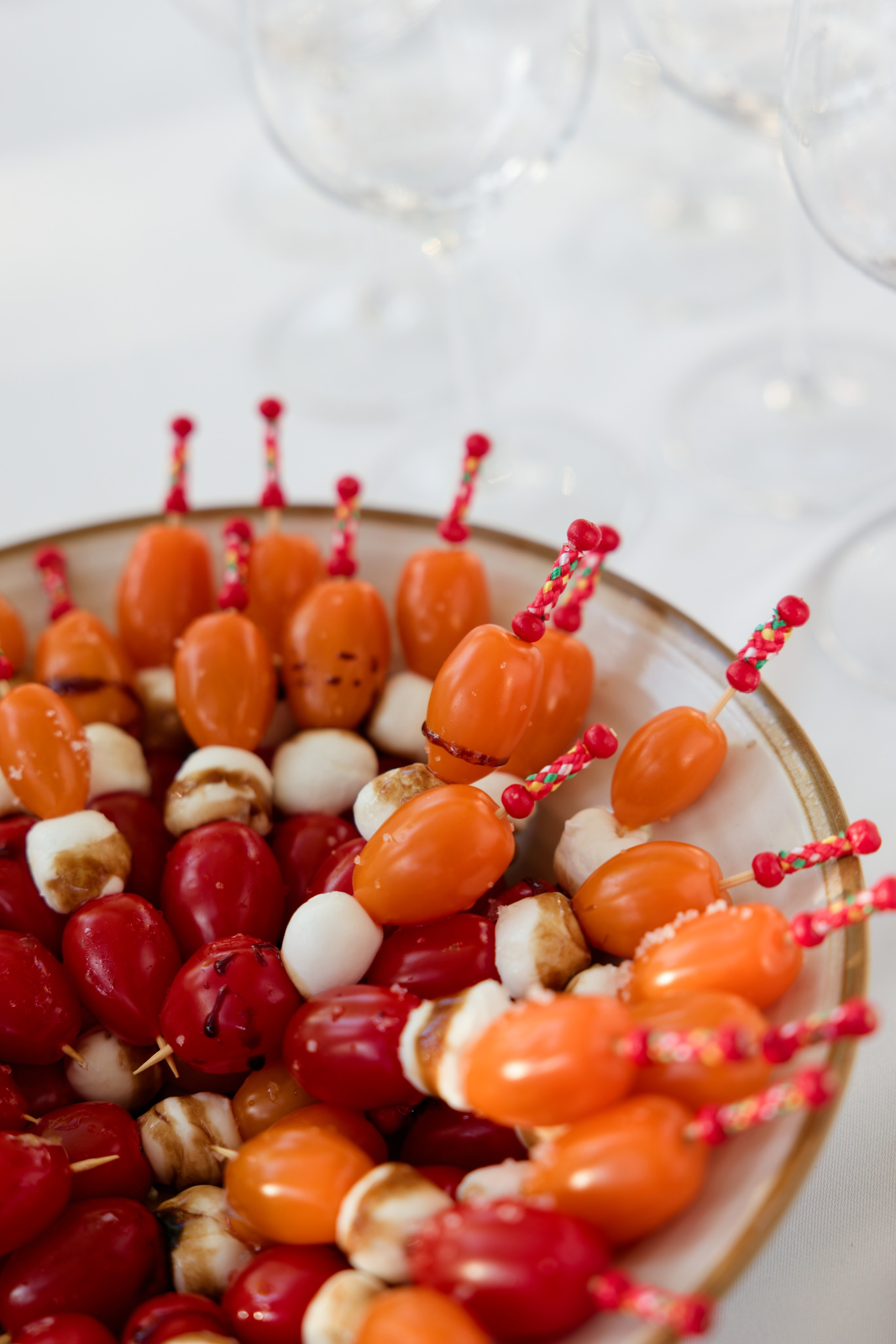 Welcome dinner at Château l’Hospitalet. Destination Wedding Photographer — Nikita Burtsev