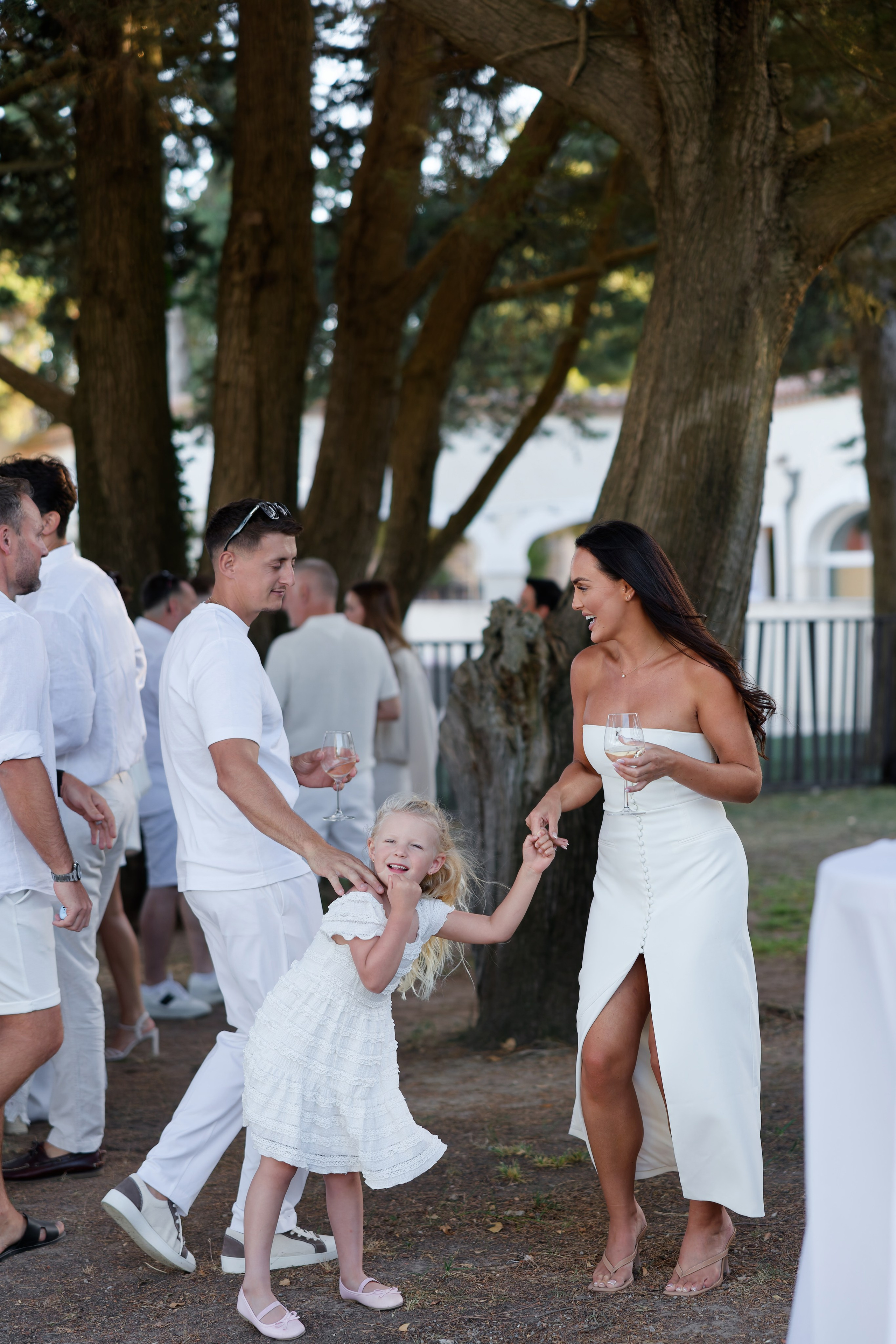 Welcome dinner at Château l’Hospitalet. Destination Wedding Photographer — Nikita Burtsev