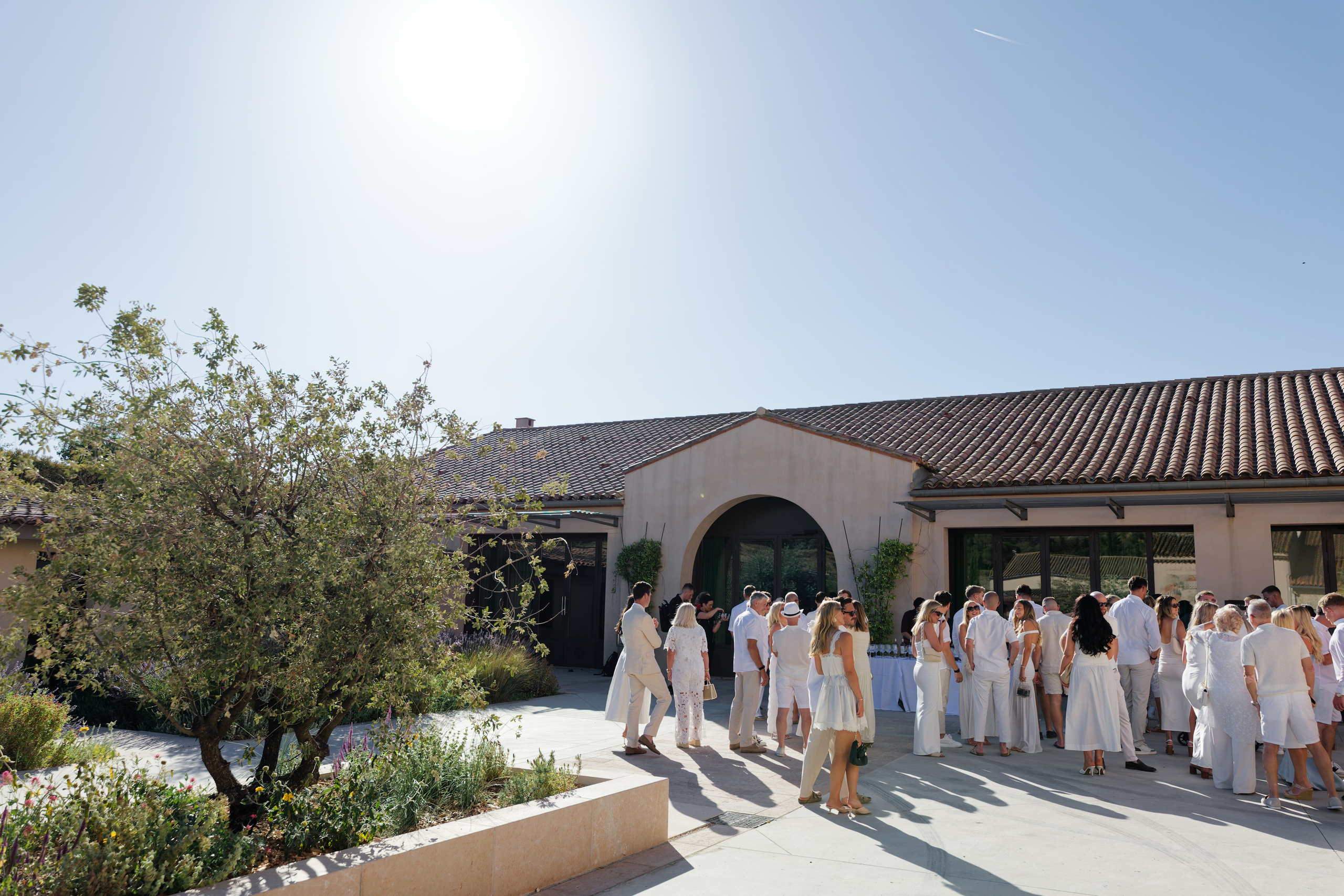 Welcome dinner at Château l’Hospitalet. Destination Wedding Photographer — Nikita Burtsev