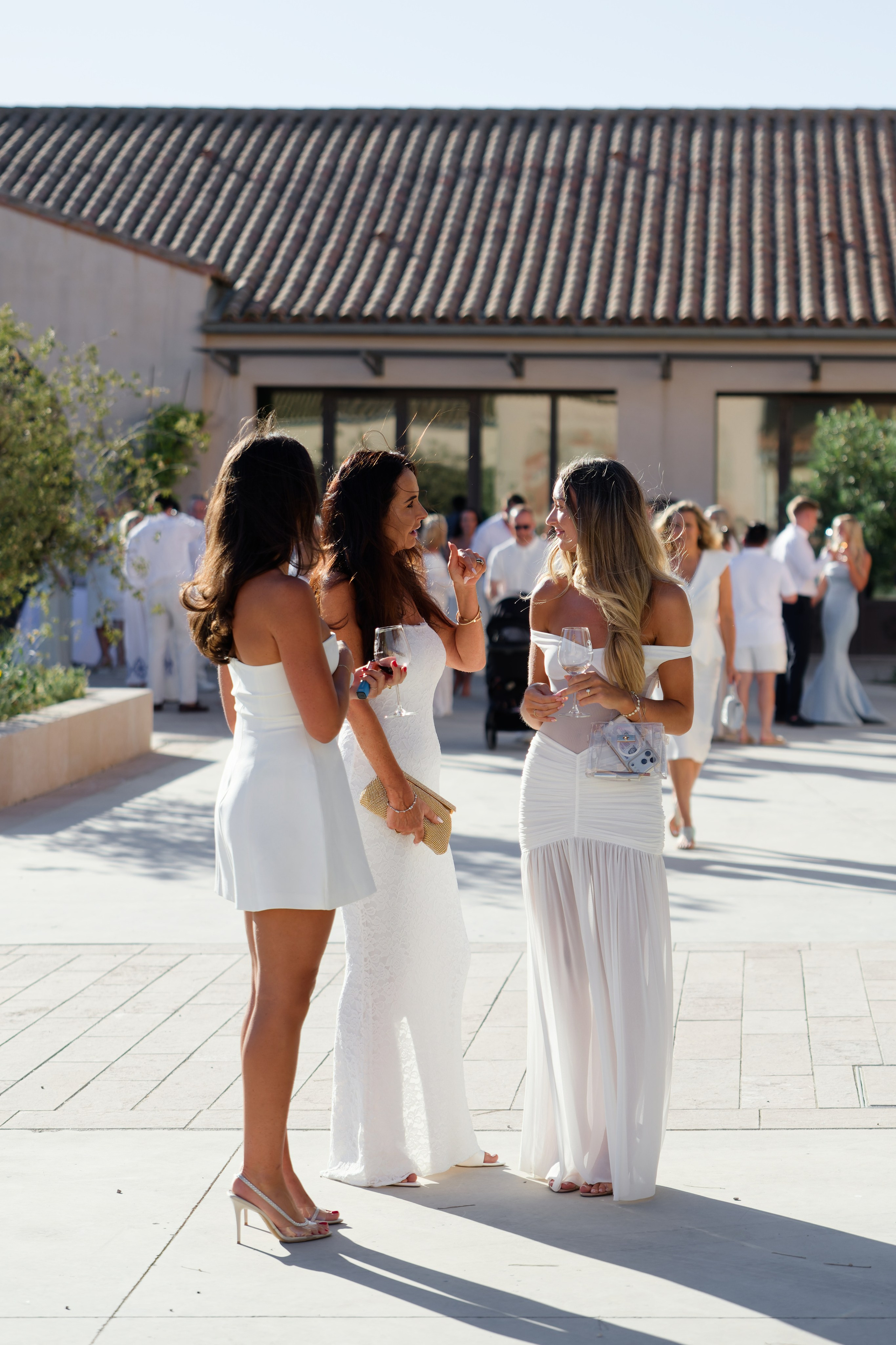 Welcome dinner at Château l’Hospitalet. Destination Wedding Photographer — Nikita Burtsev