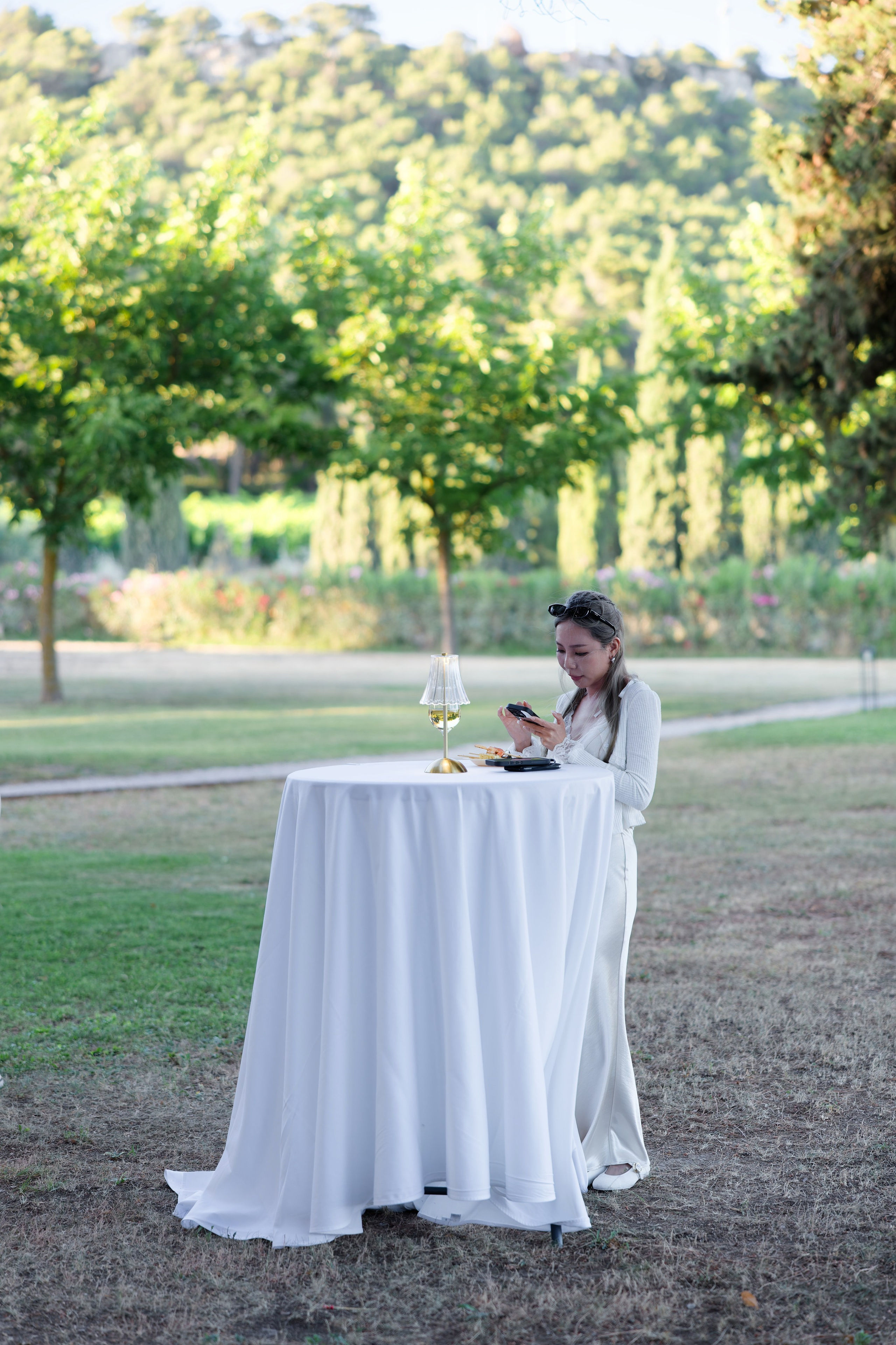 Welcome dinner at Château l’Hospitalet. Destination Wedding Photographer — Nikita Burtsev
