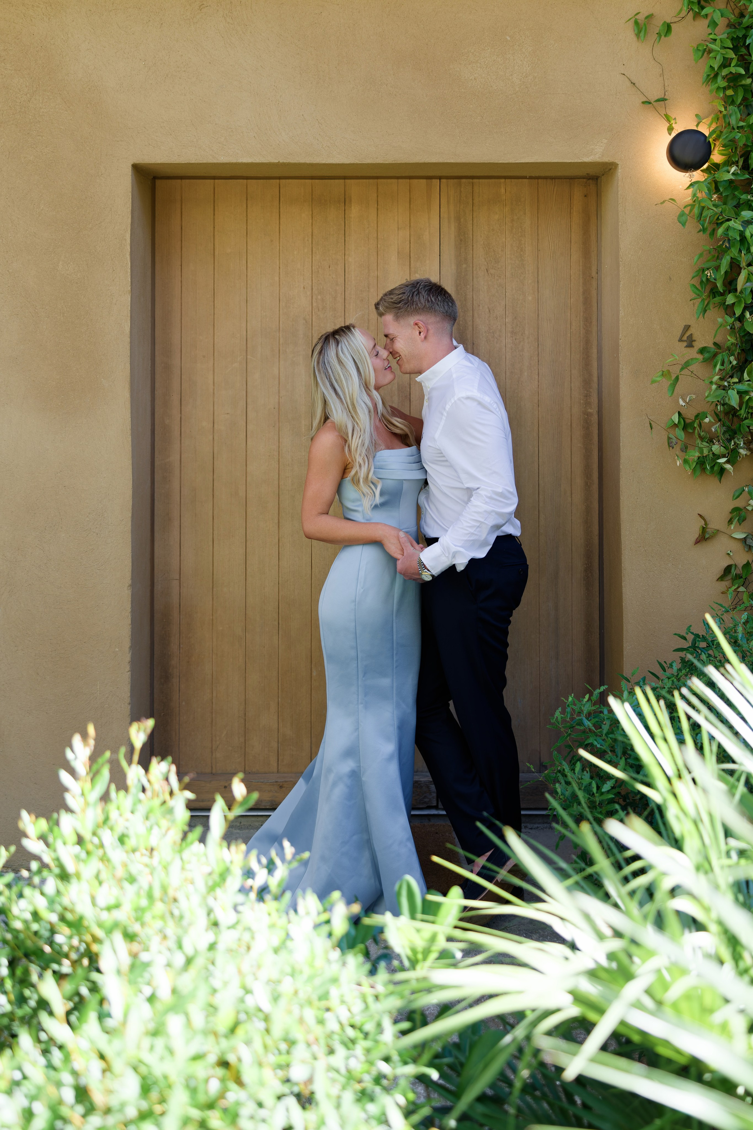 Welcome dinner at Château l’Hospitalet. Destination Wedding Photographer — Nikita Burtsev