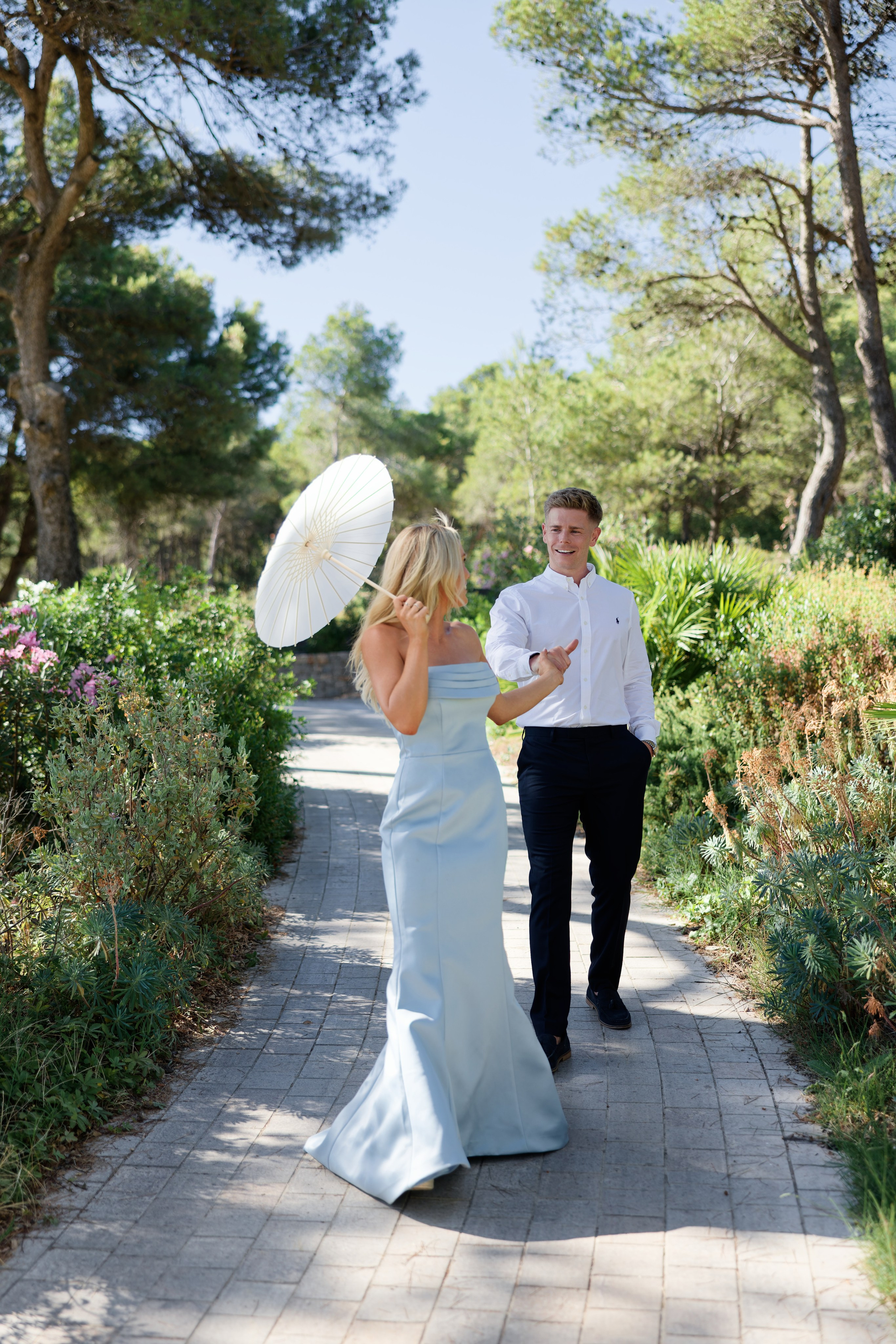 Welcome dinner at Château l’Hospitalet. Destination Wedding Photographer — Nikita Burtsev