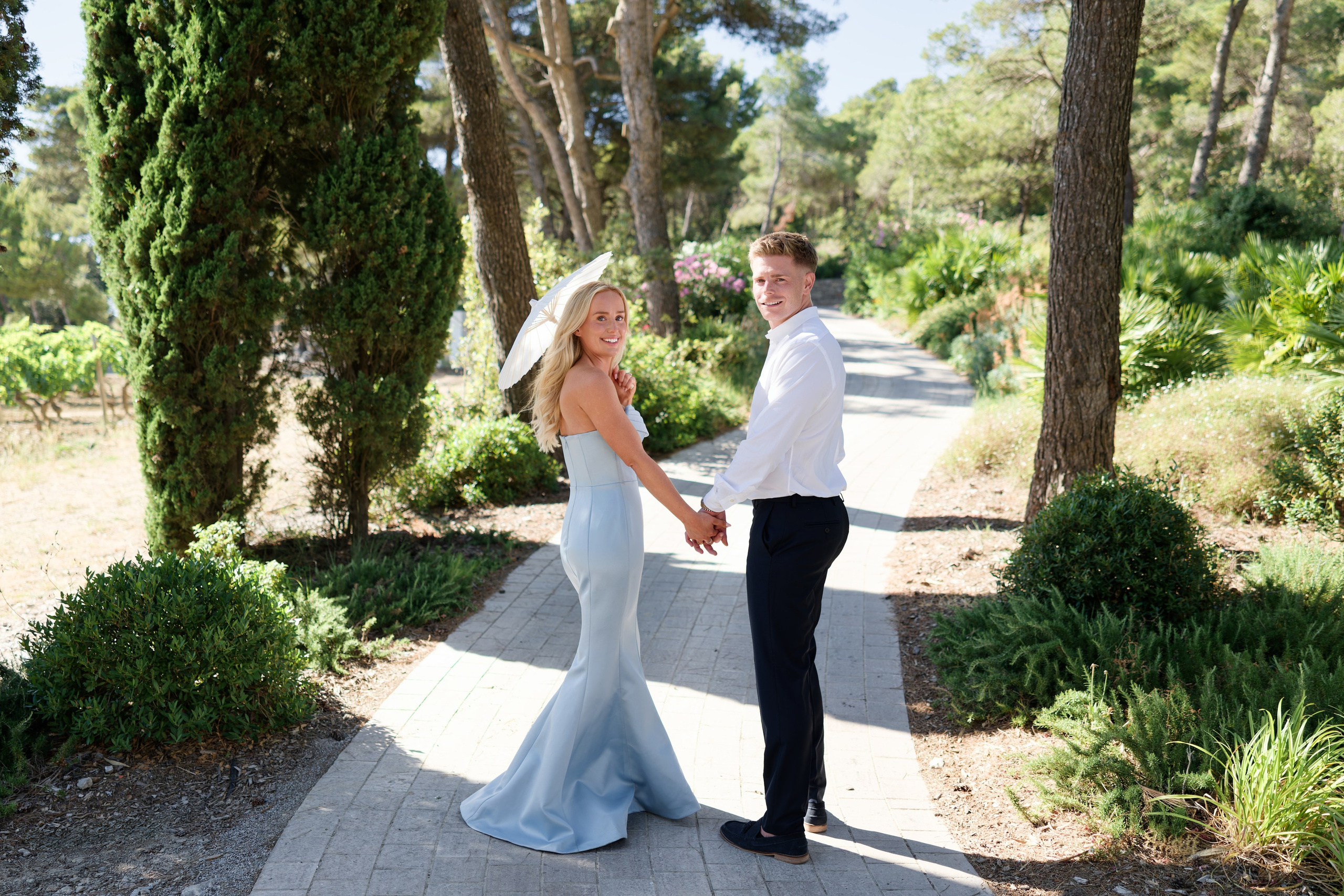 Welcome dinner at Château l’Hospitalet. Destination Wedding Photographer — Nikita Burtsev