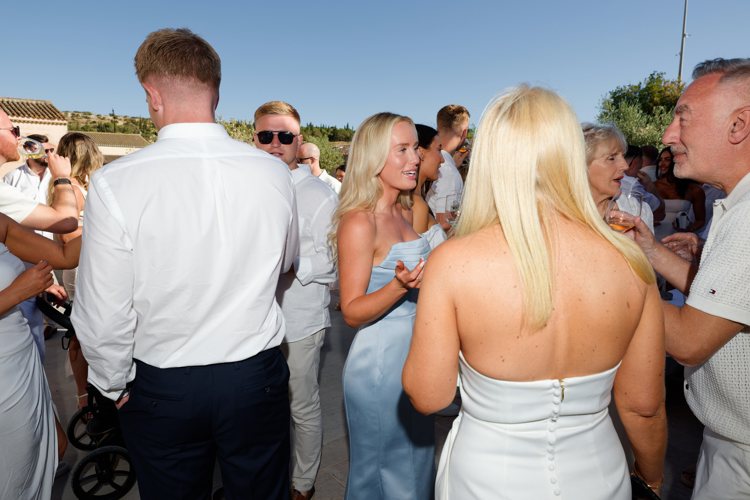 Welcome dinner at Château l’Hospitalet. Destination Wedding Photographer — Nikita Burtsev