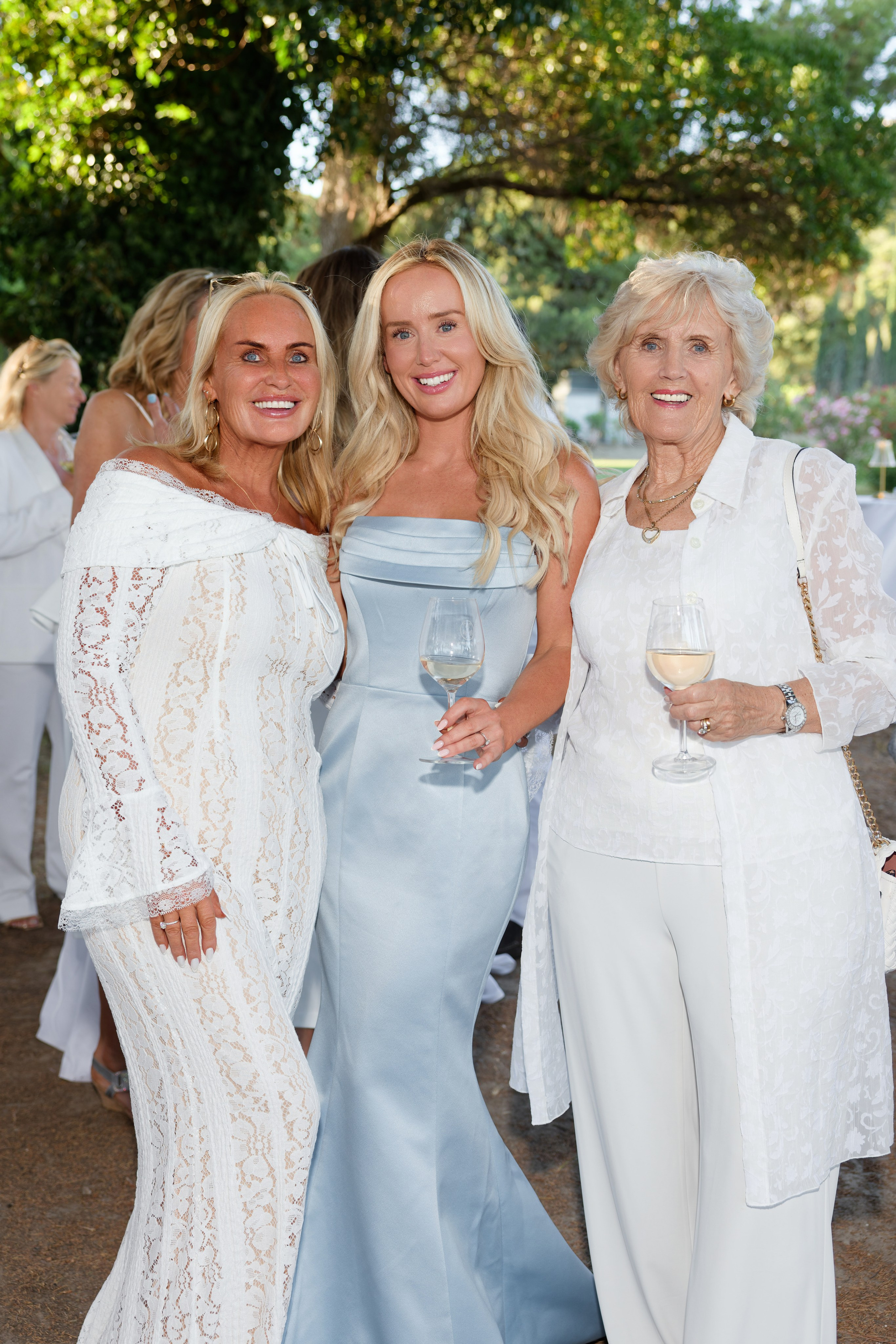 Welcome dinner at Château l’Hospitalet. Destination Wedding Photographer — Nikita Burtsev