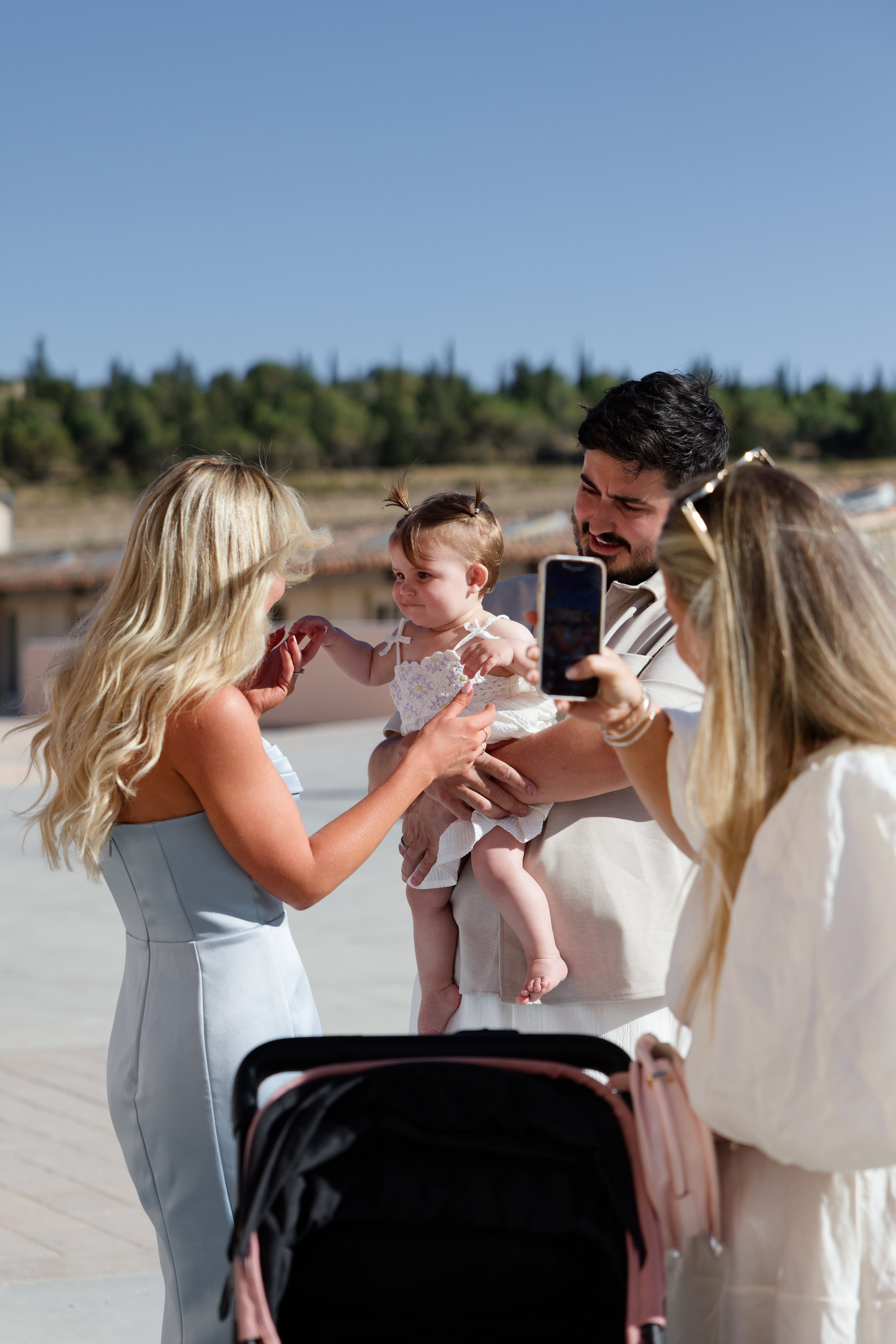 Welcome dinner at Château l’Hospitalet. Destination Wedding Photographer — Nikita Burtsev
