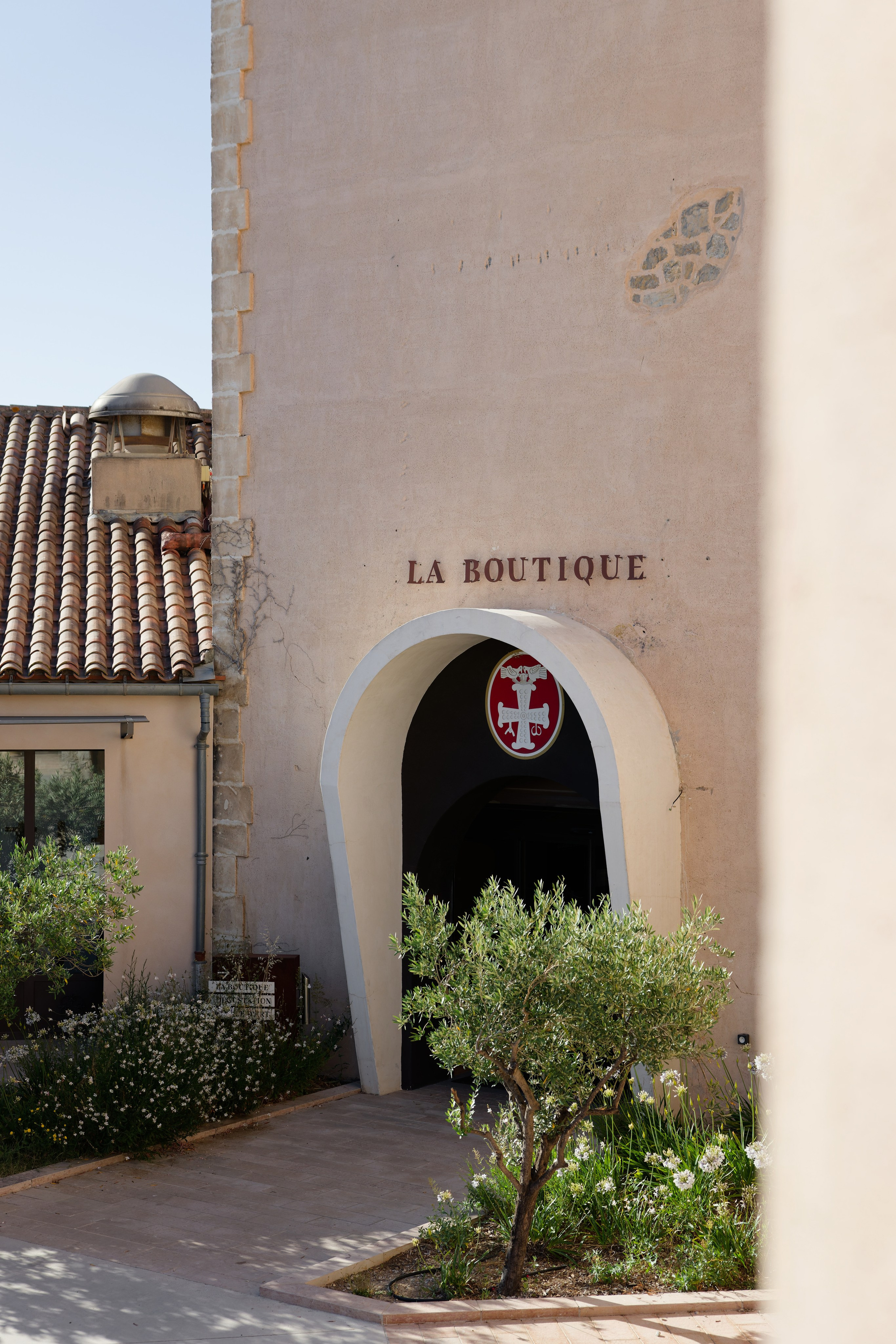 Welcome dinner at Château l’Hospitalet. Destination Wedding Photographer — Nikita Burtsev