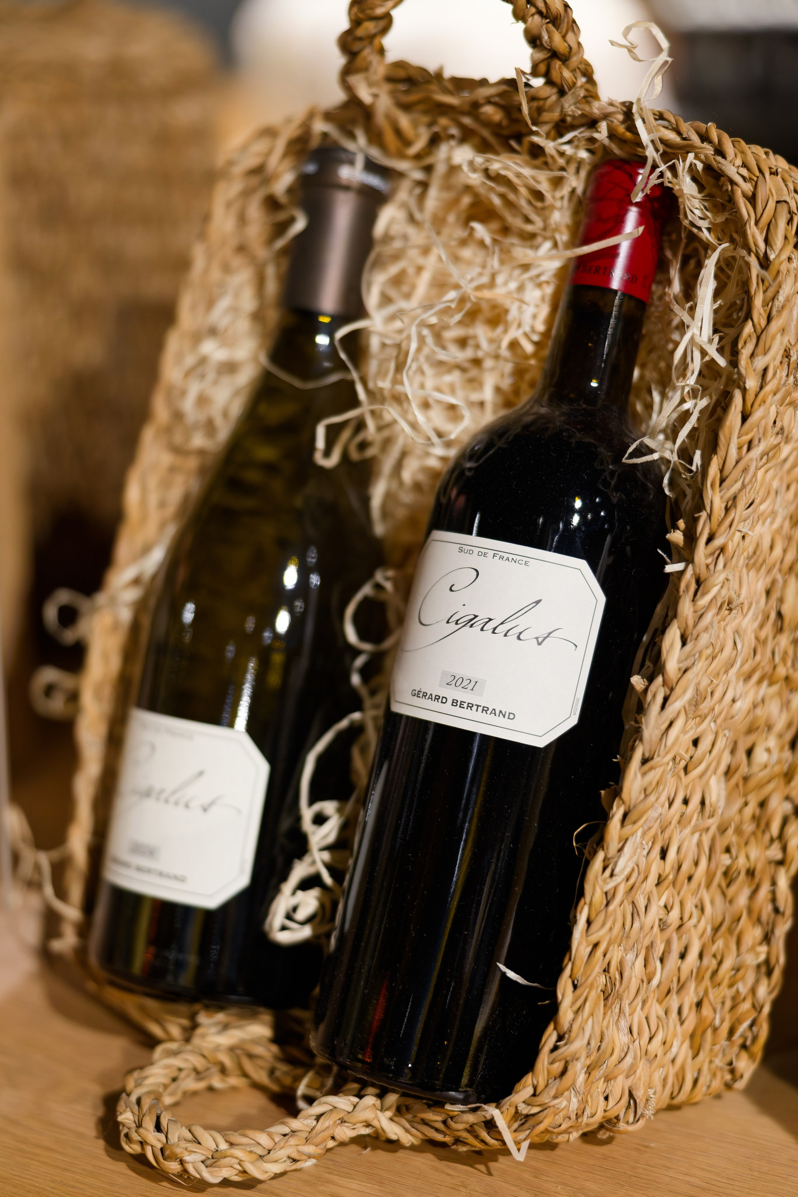Welcome dinner at Château l’Hospitalet. Destination Wedding Photographer — Nikita Burtsev