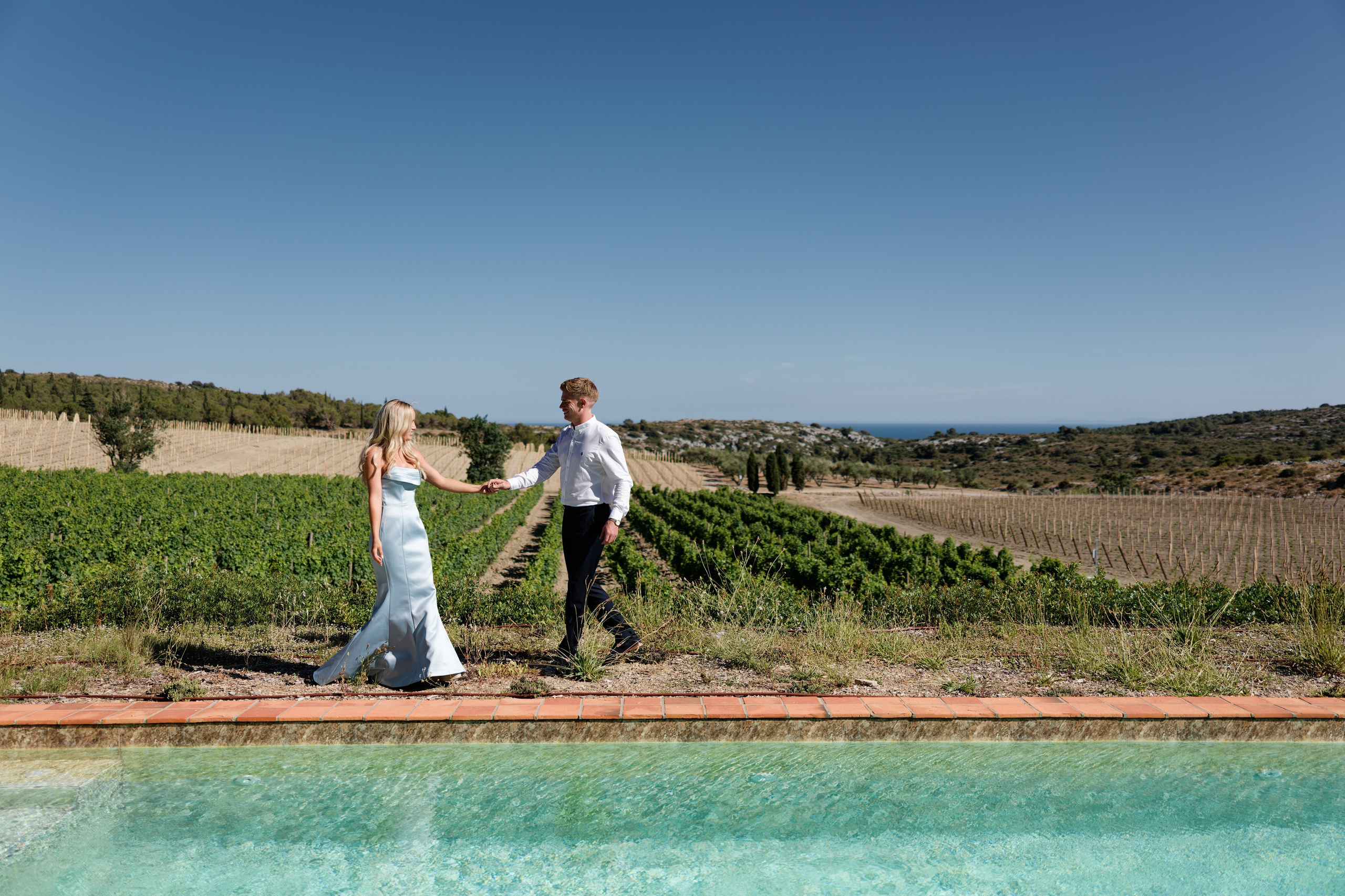 Welcome dinner at Château l’Hospitalet. Destination Wedding Photographer — Nikita Burtsev