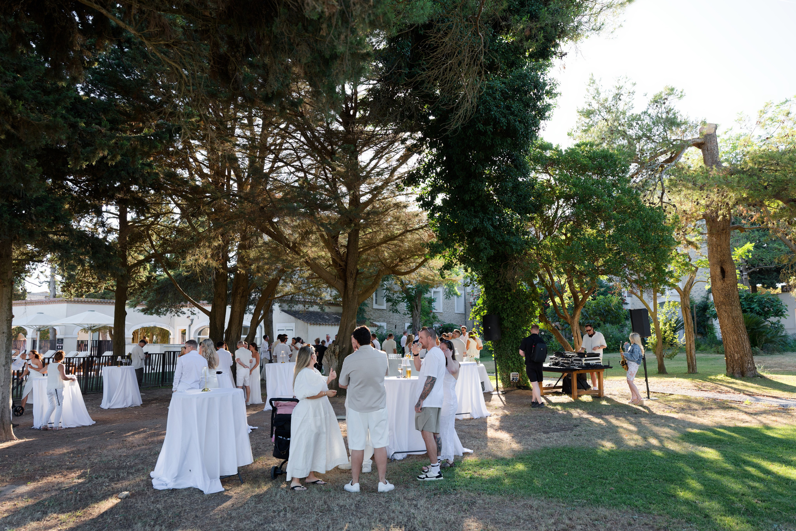 Welcome dinner at Château l’Hospitalet. Destination Wedding Photographer — Nikita Burtsev