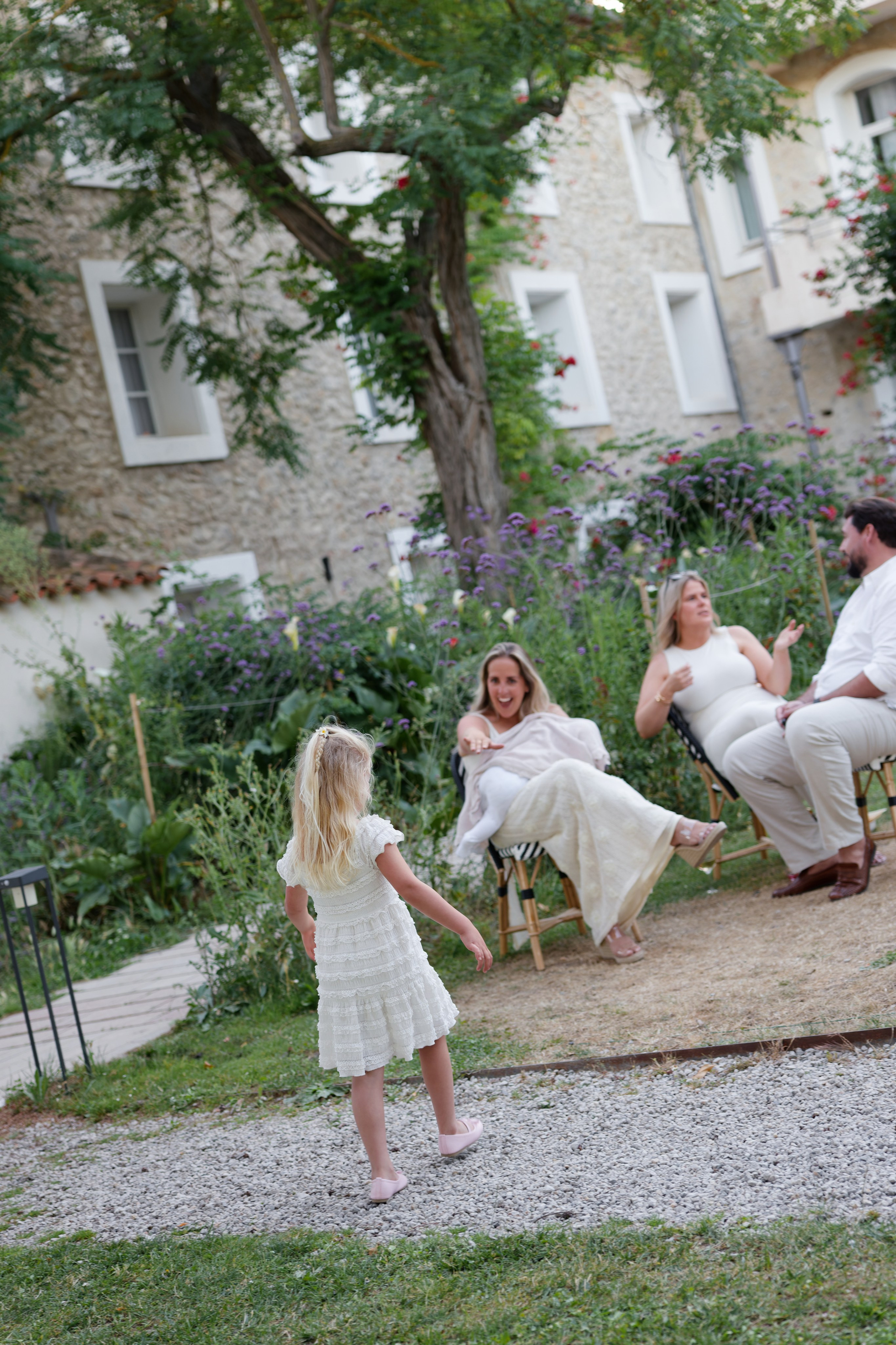 Welcome dinner at Château l’Hospitalet. Destination Wedding Photographer — Nikita Burtsev