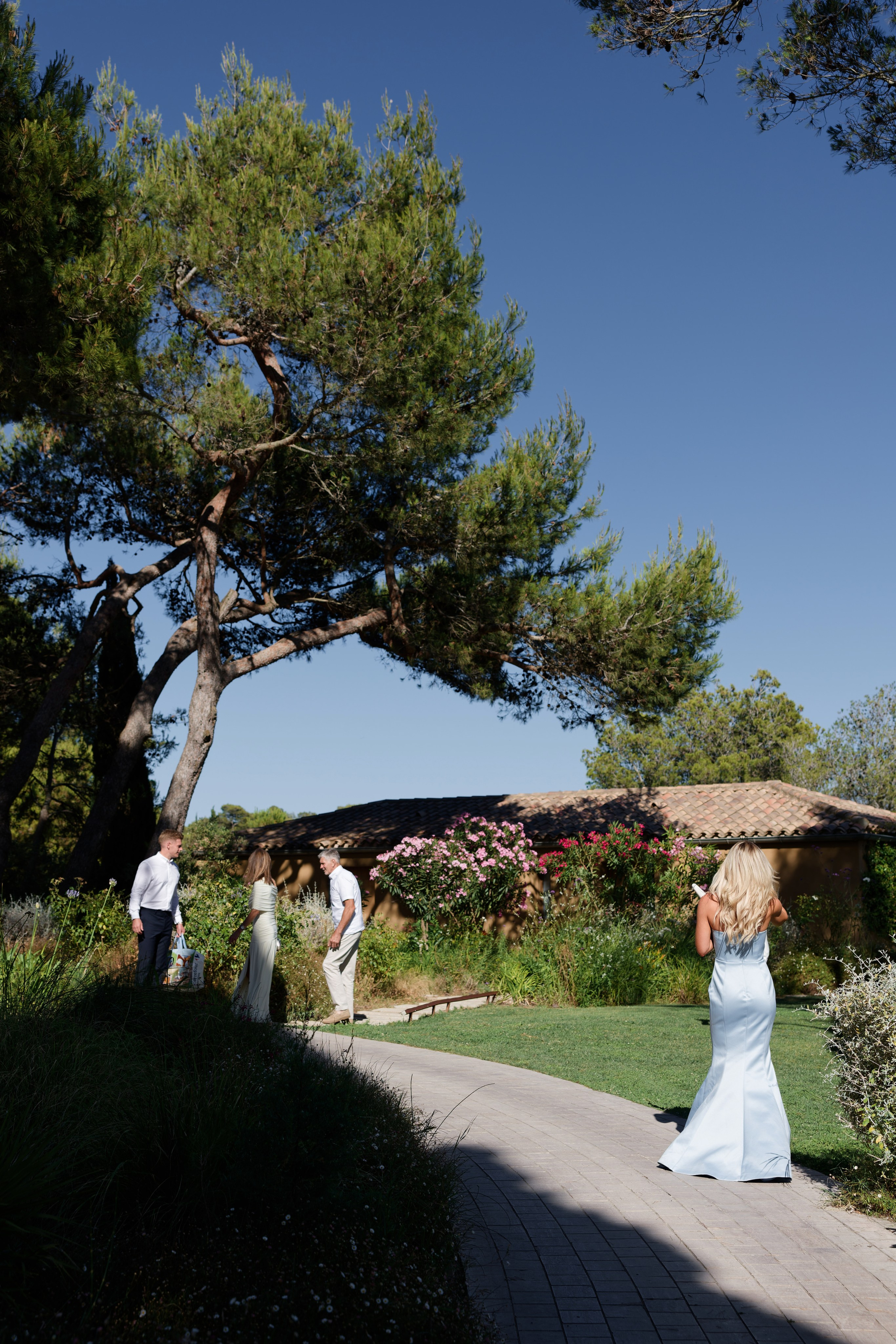 Welcome dinner at Château l’Hospitalet. Destination Wedding Photographer — Nikita Burtsev