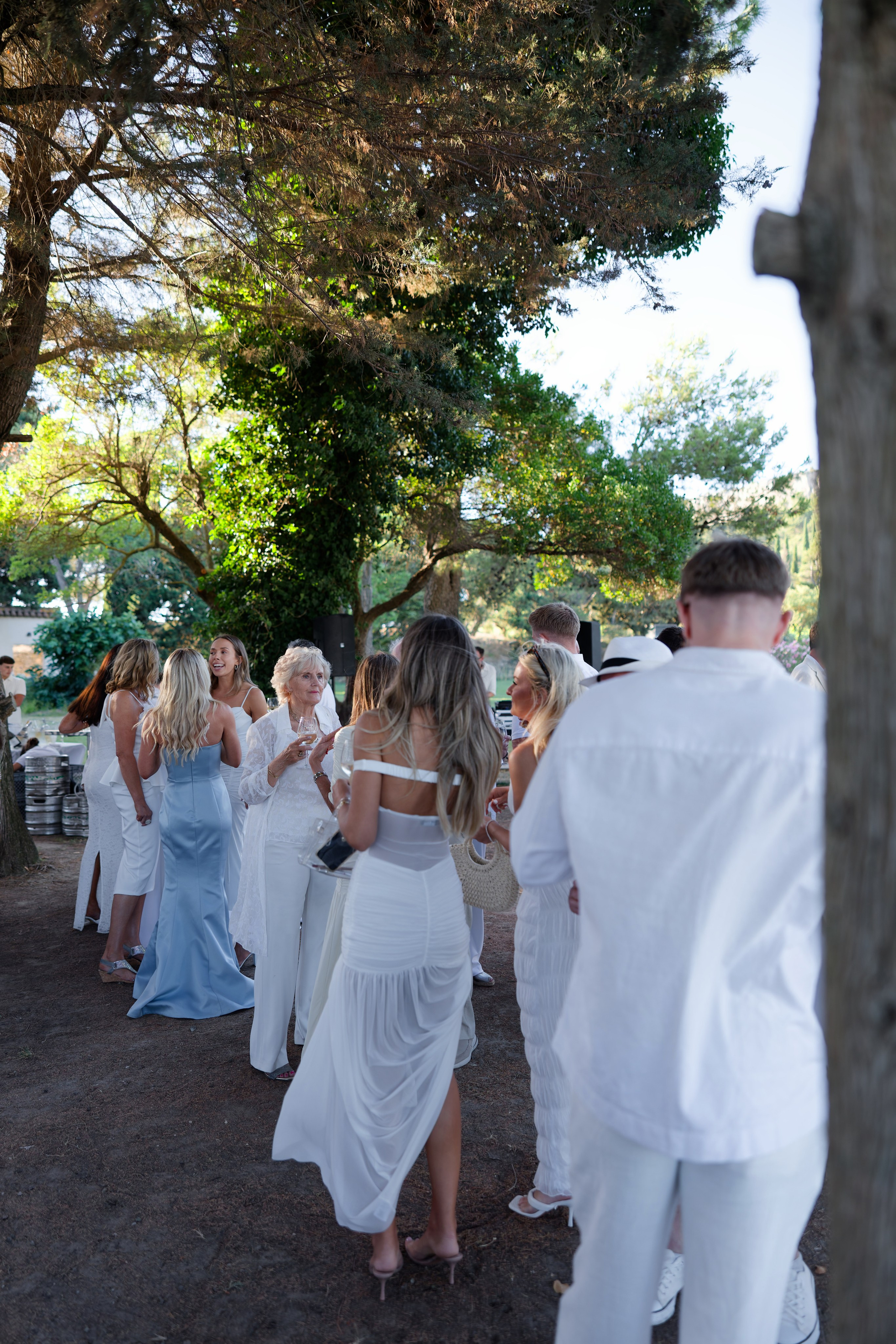 Welcome dinner at Château l’Hospitalet. Destination Wedding Photographer — Nikita Burtsev