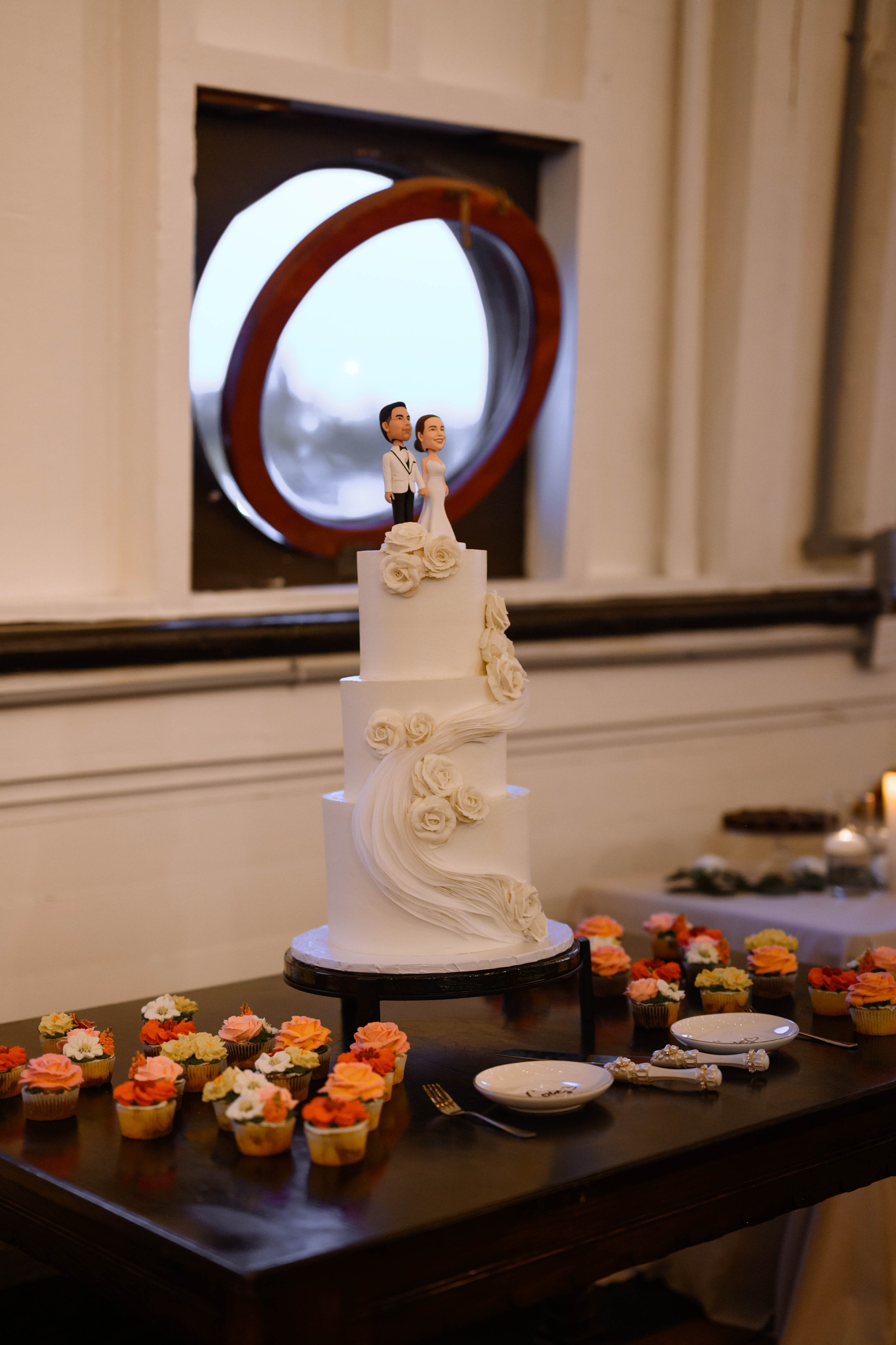 Kevin & Katie. Wedding & portrait photography in the Seattle Area. Helen Michelle photographer