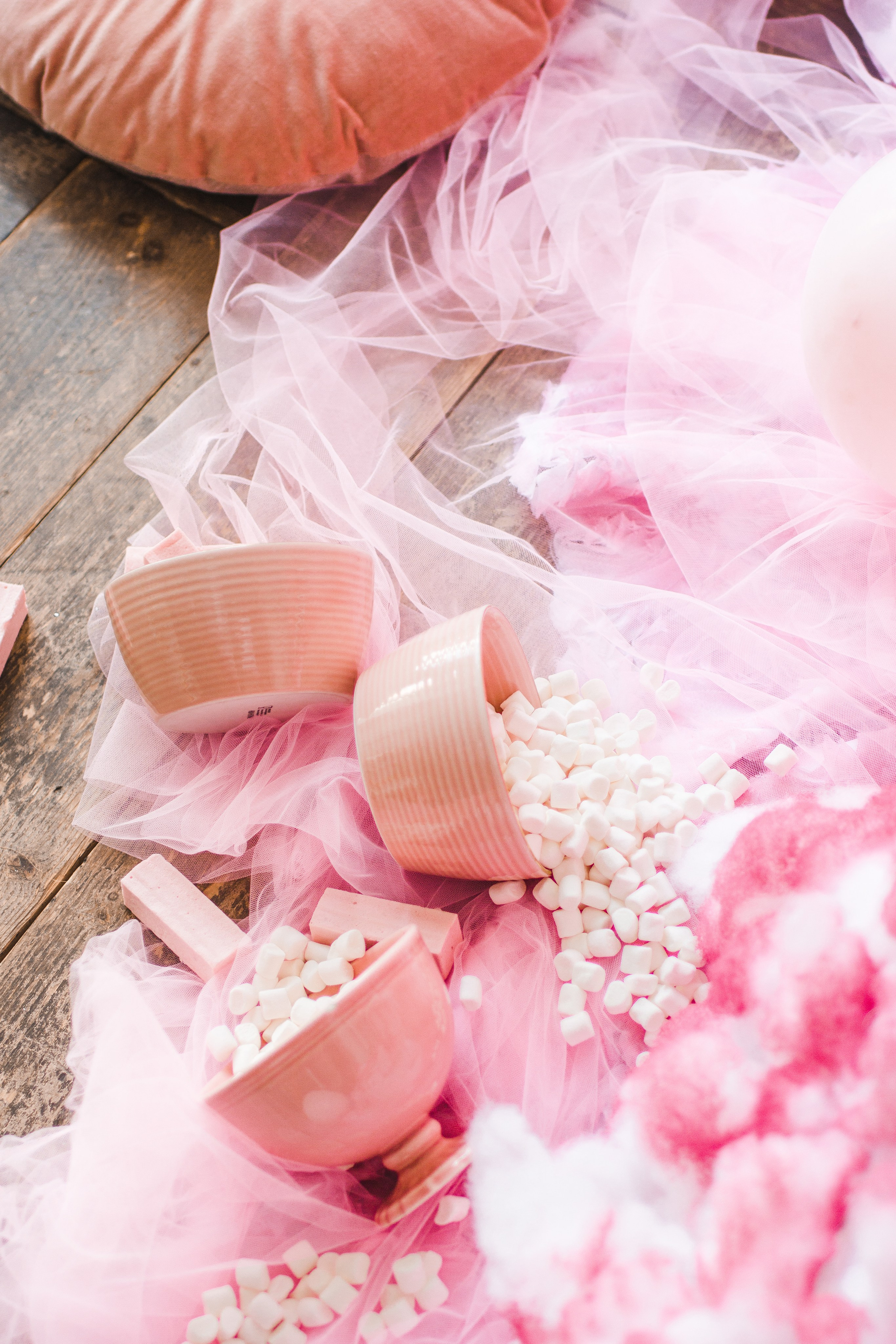 OH LA LA decoration studio. Photographer Vladmir Gladkov