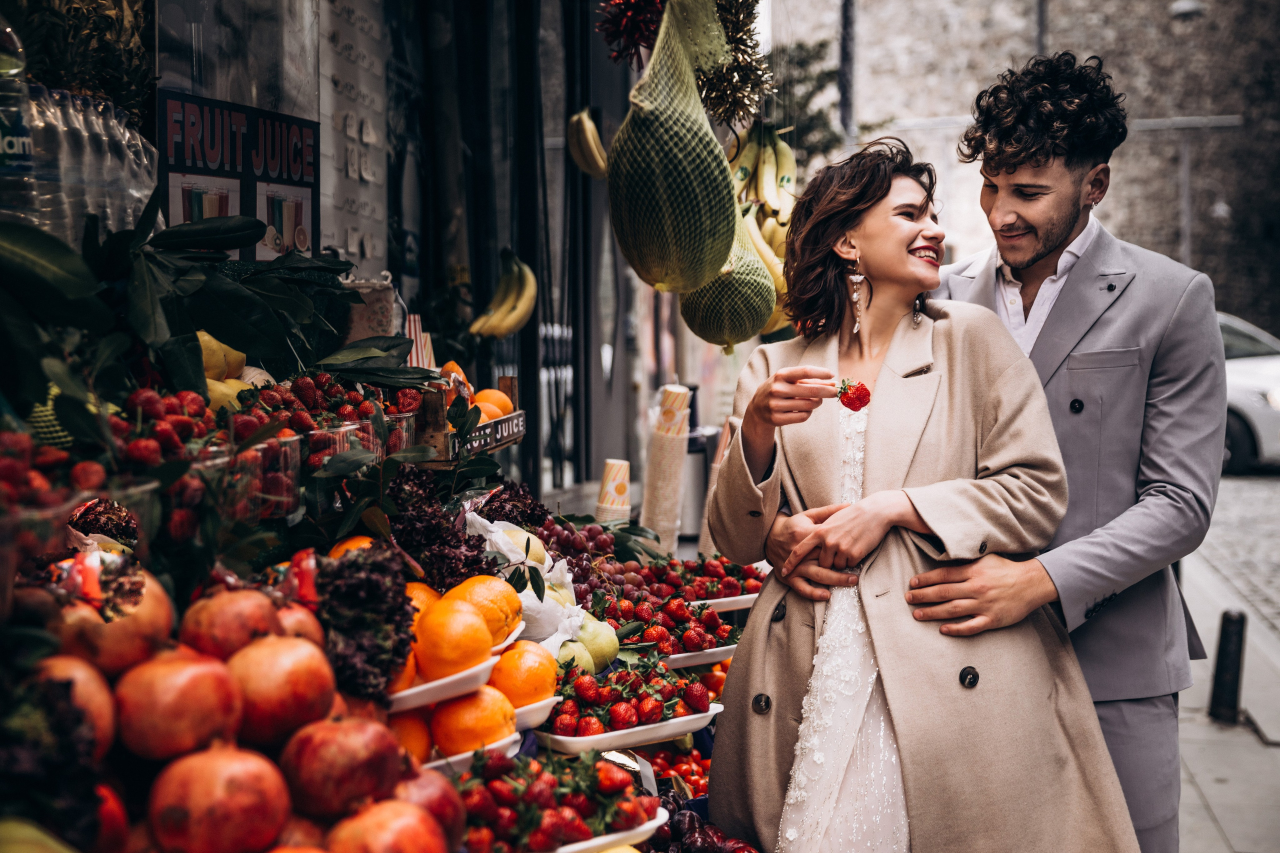 Wedding photo Istanbul – couple walking near Hagia Sophia