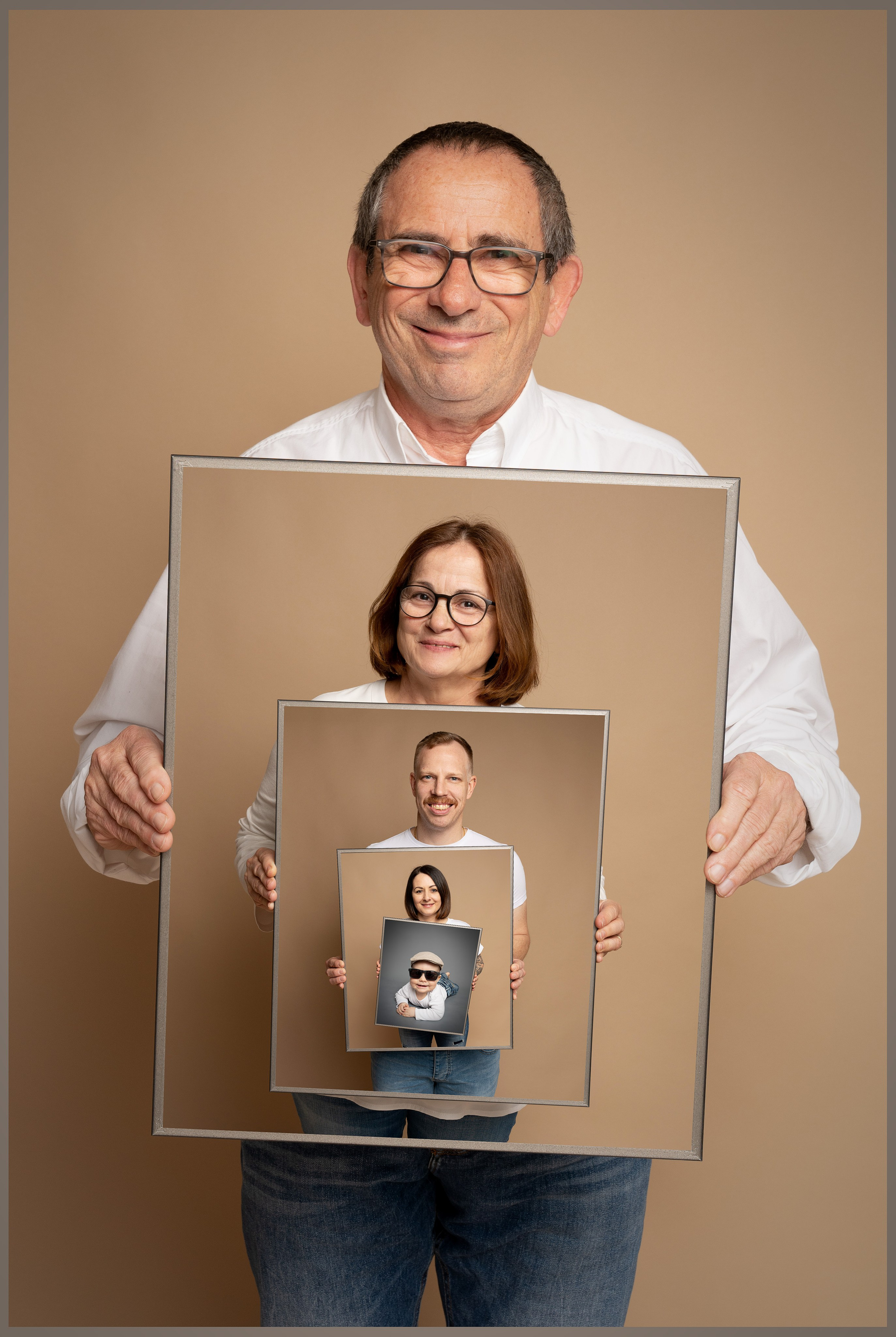 Familieshooting. Neugeborenenfotografin und Retoucher in Augsburg Nastassia Schneider