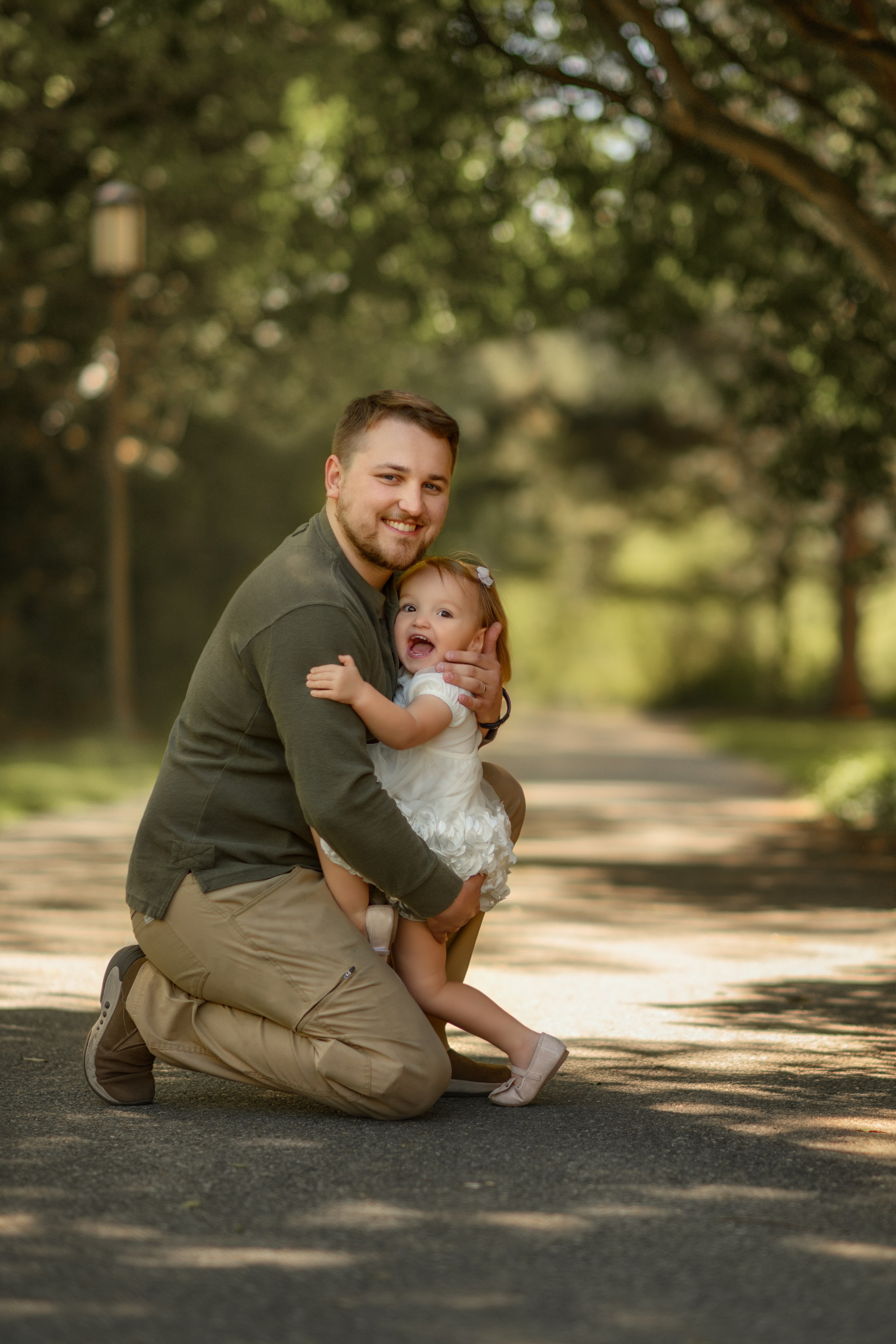Vika and her family. Wedding & family photography in Seattle area. Helen Michelle photographer
